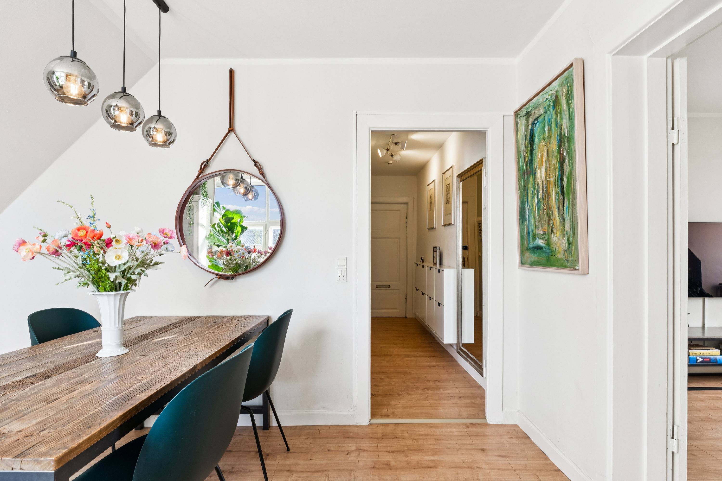 Fremhævet stue billede i fuldskærmstilstand. Billede af Overgaden Neden Vandet 39, 4. th., 1414 København K