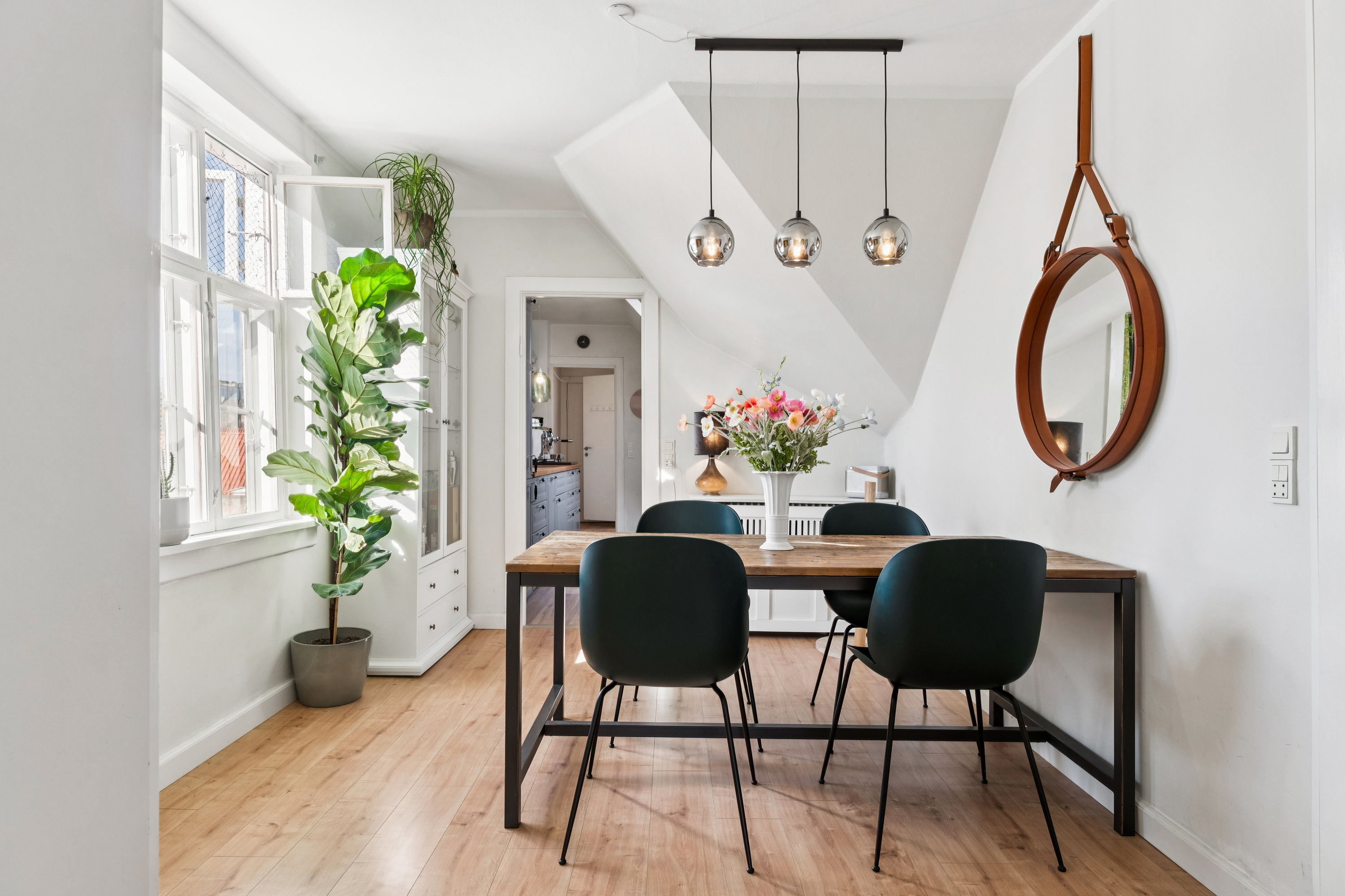 Fremhævet værelse billede i fuldskærmstilstand. Billede af Overgaden Neden Vandet 39, 4. th., 1414 København K