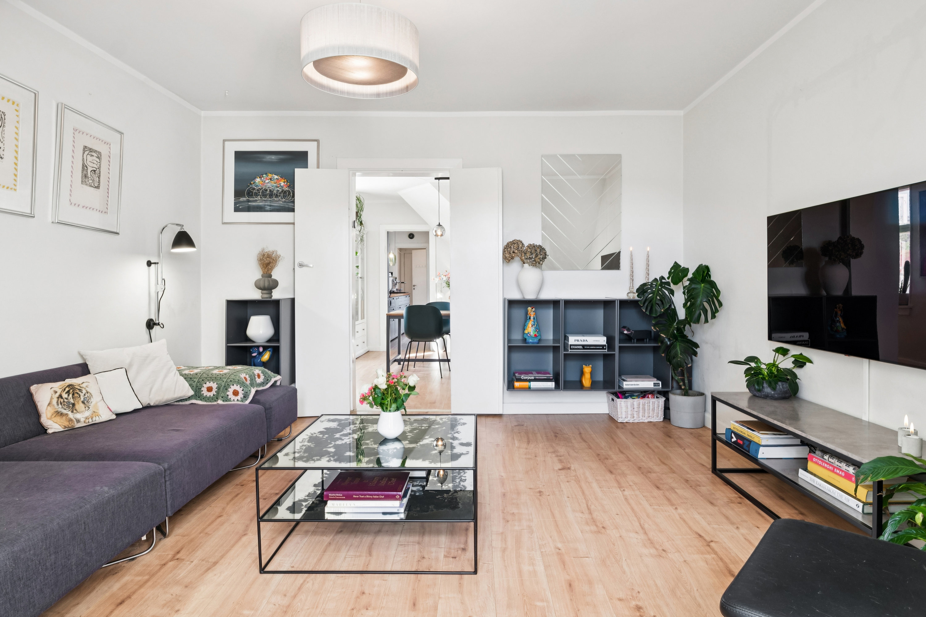 Fremhævet stue billede i fuldskærmstilstand. Billede af Overgaden Neden Vandet 39, 4. th., 1414 København K