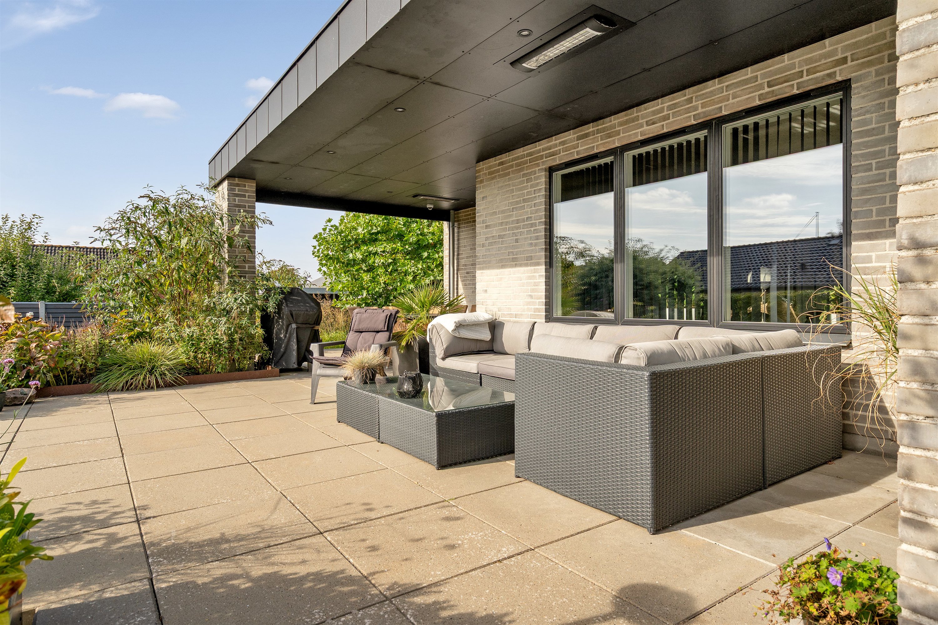 Fremhævet overdækket terrasse billede i fuldskærmstilstand. Billede af Hjortevej 8, 6715 Esbjerg N