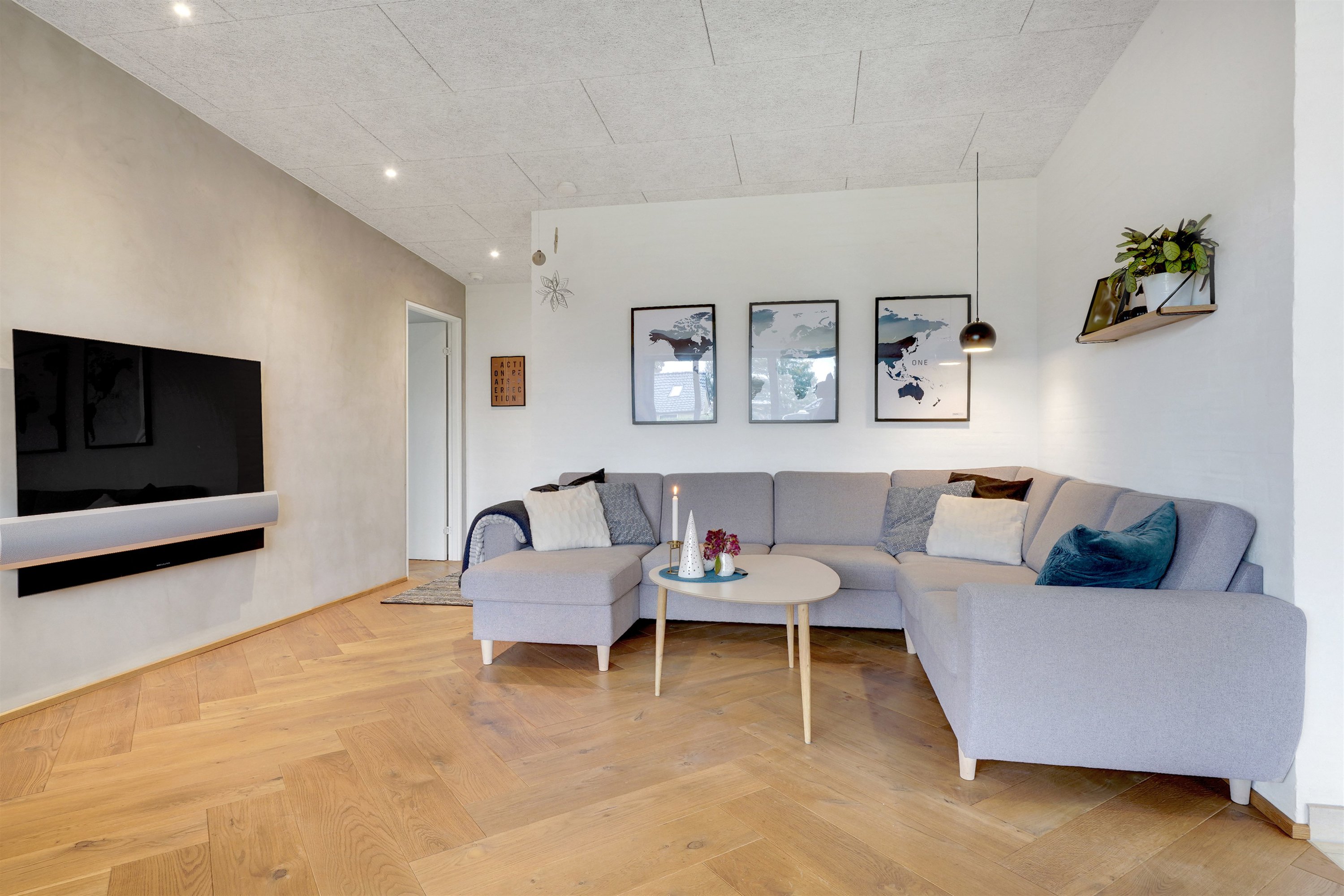 Fremhævet stue billede i fuldskærmstilstand. Billede af Hjortevej 8, 6715 Esbjerg N