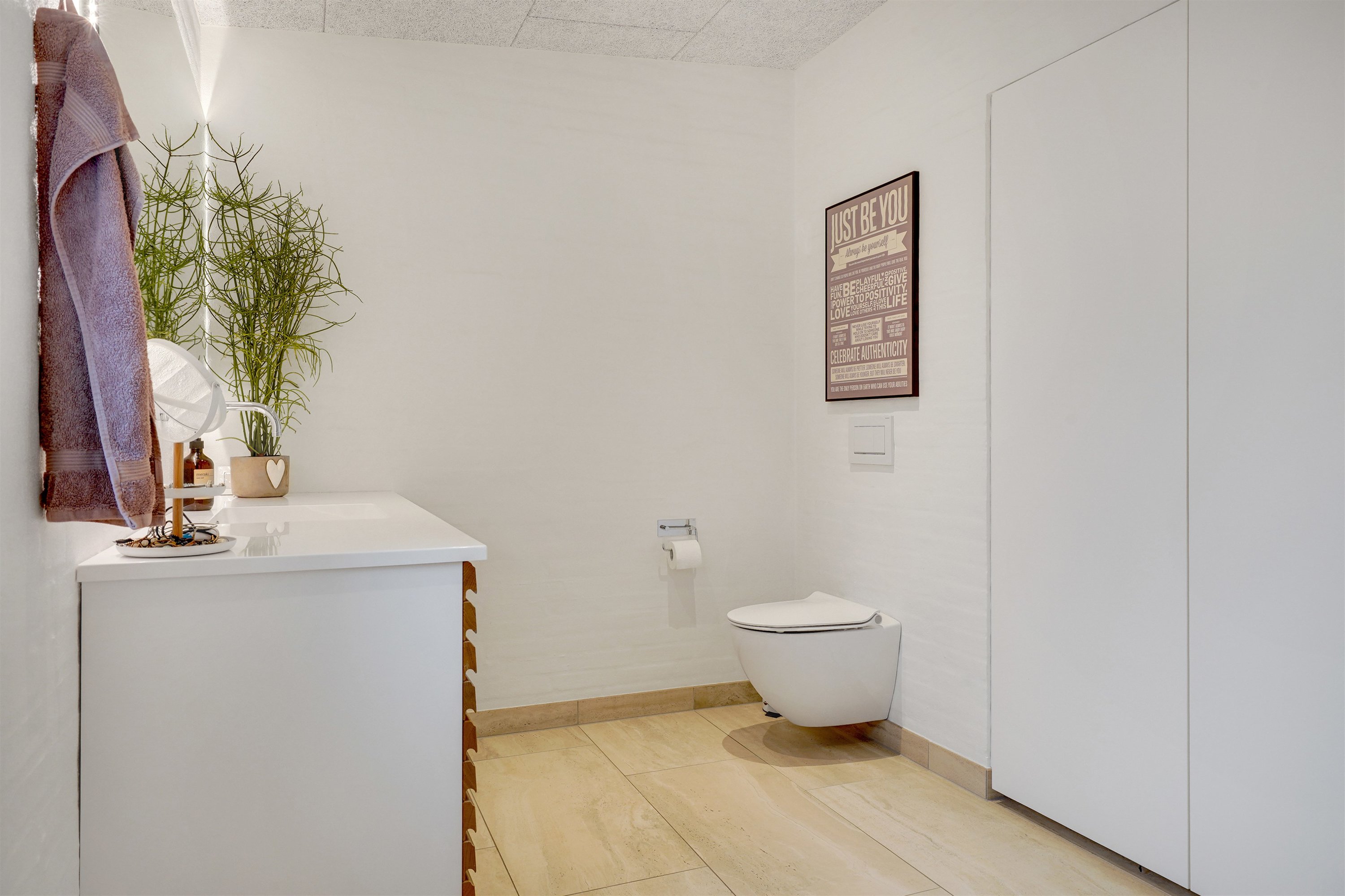 Fremhævet badeværelse billede i fuldskærmstilstand. Billede af Hjortevej 8, 6715 Esbjerg N