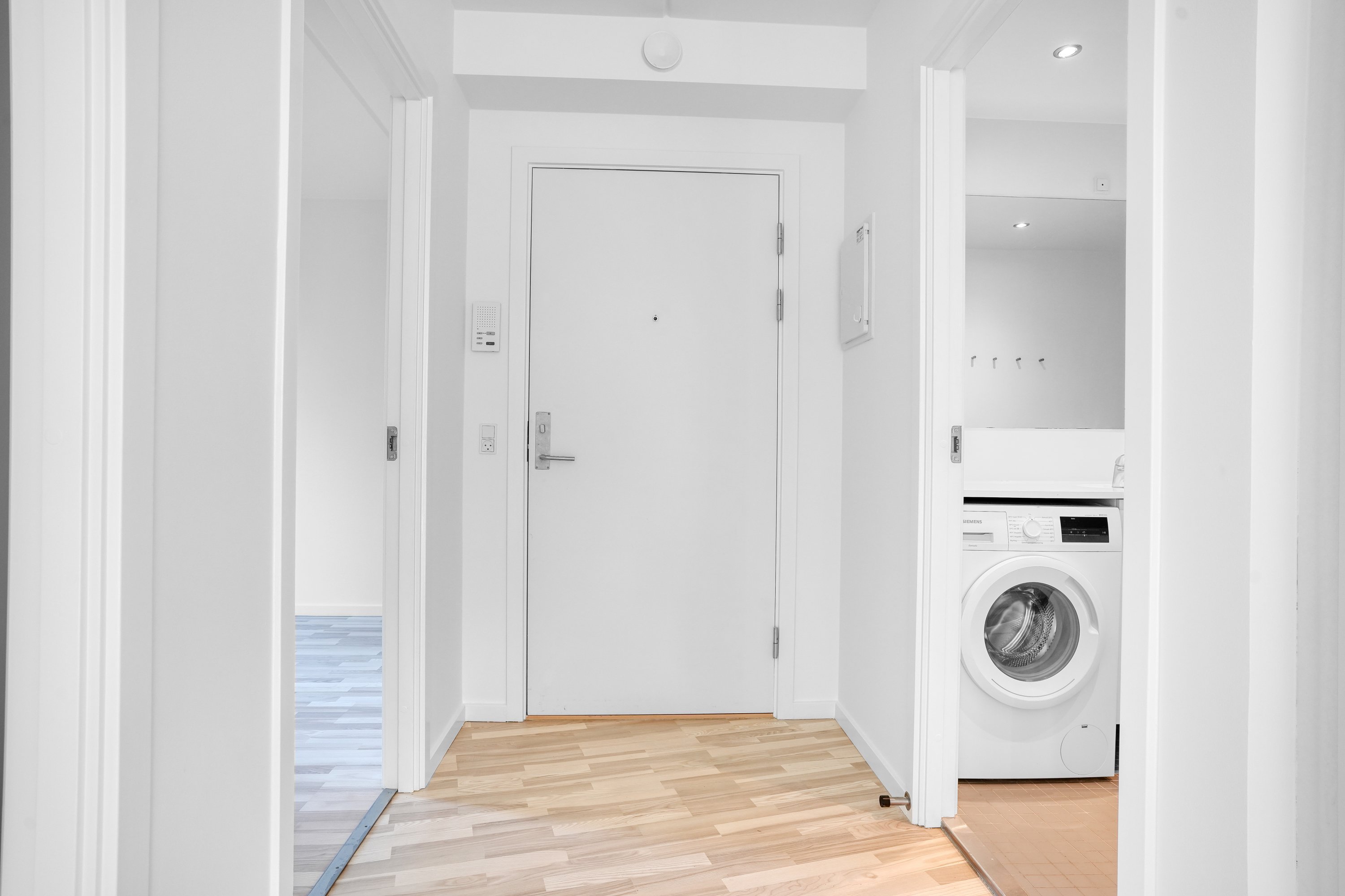 Fremhævet entré billede i fuldskærmstilstand. Billede af Clara Pontoppidans Vej 18, 1. mf., 2500 Valby