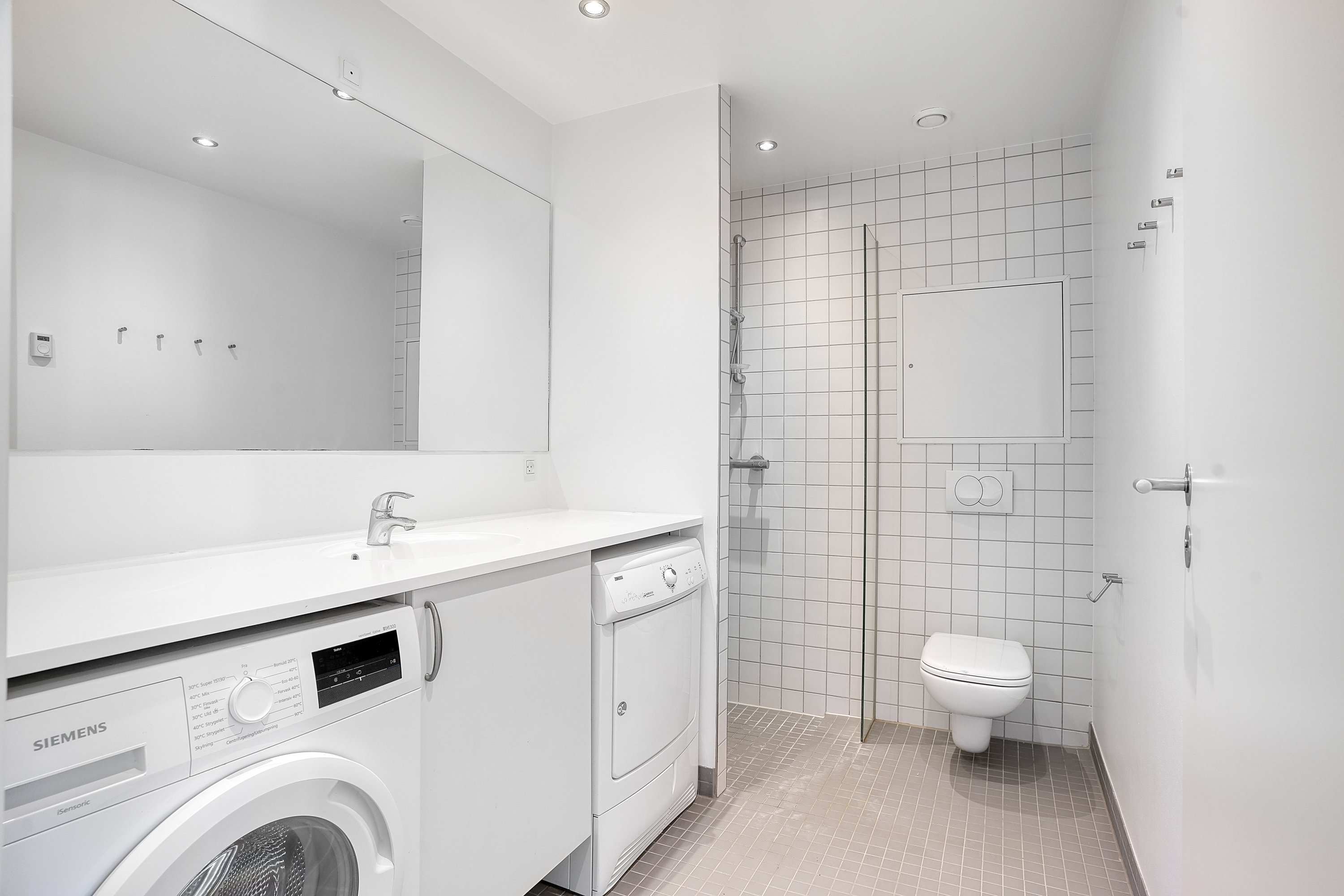 Fremhævet badeværelse billede i fuldskærmstilstand. Billede af Clara Pontoppidans Vej 18, 1. mf., 2500 Valby