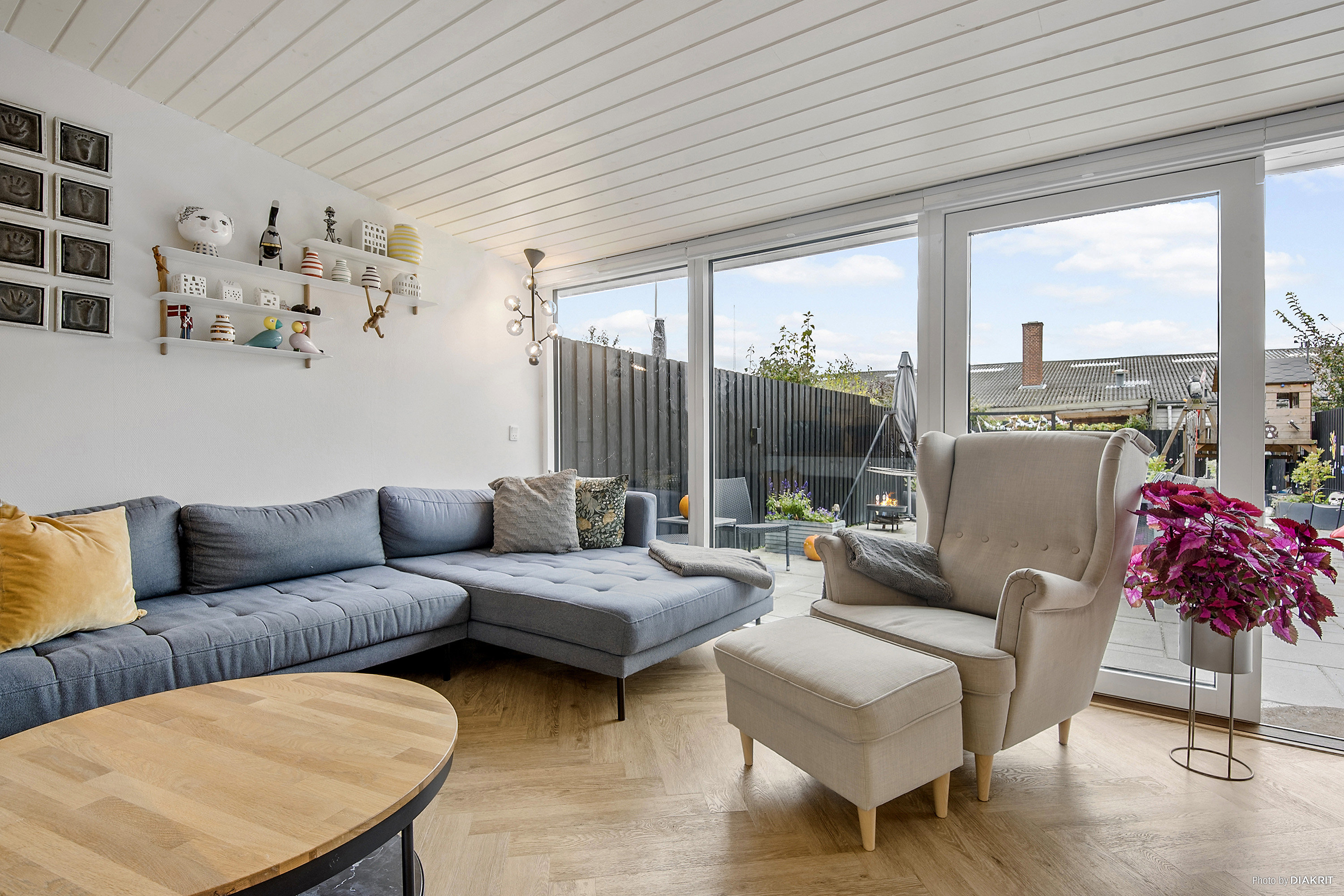 Fremhævet stue billede i fuldskærmstilstand. Billede af Søvang 11, 4600 Køge