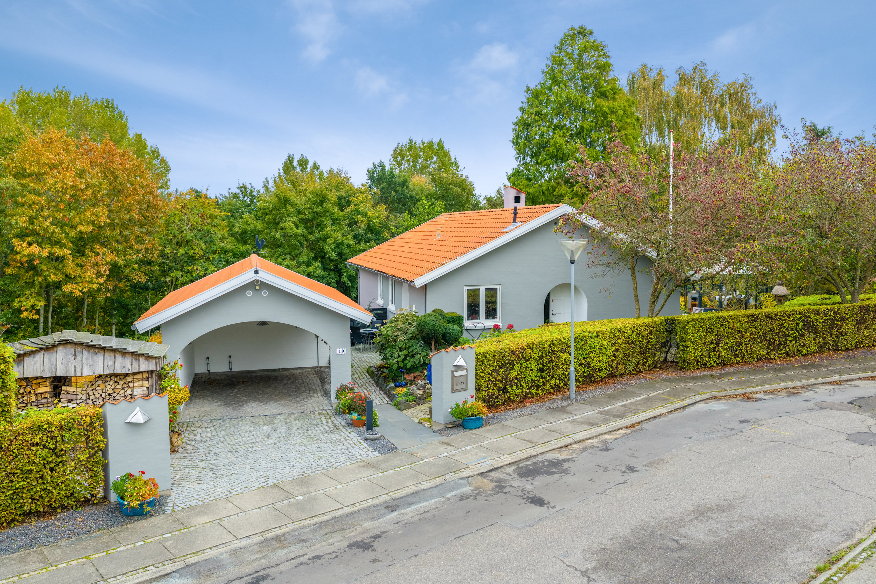 Miniaturebillede 1: facade. Billede af Skrænten 19, 5853 Ørbæk