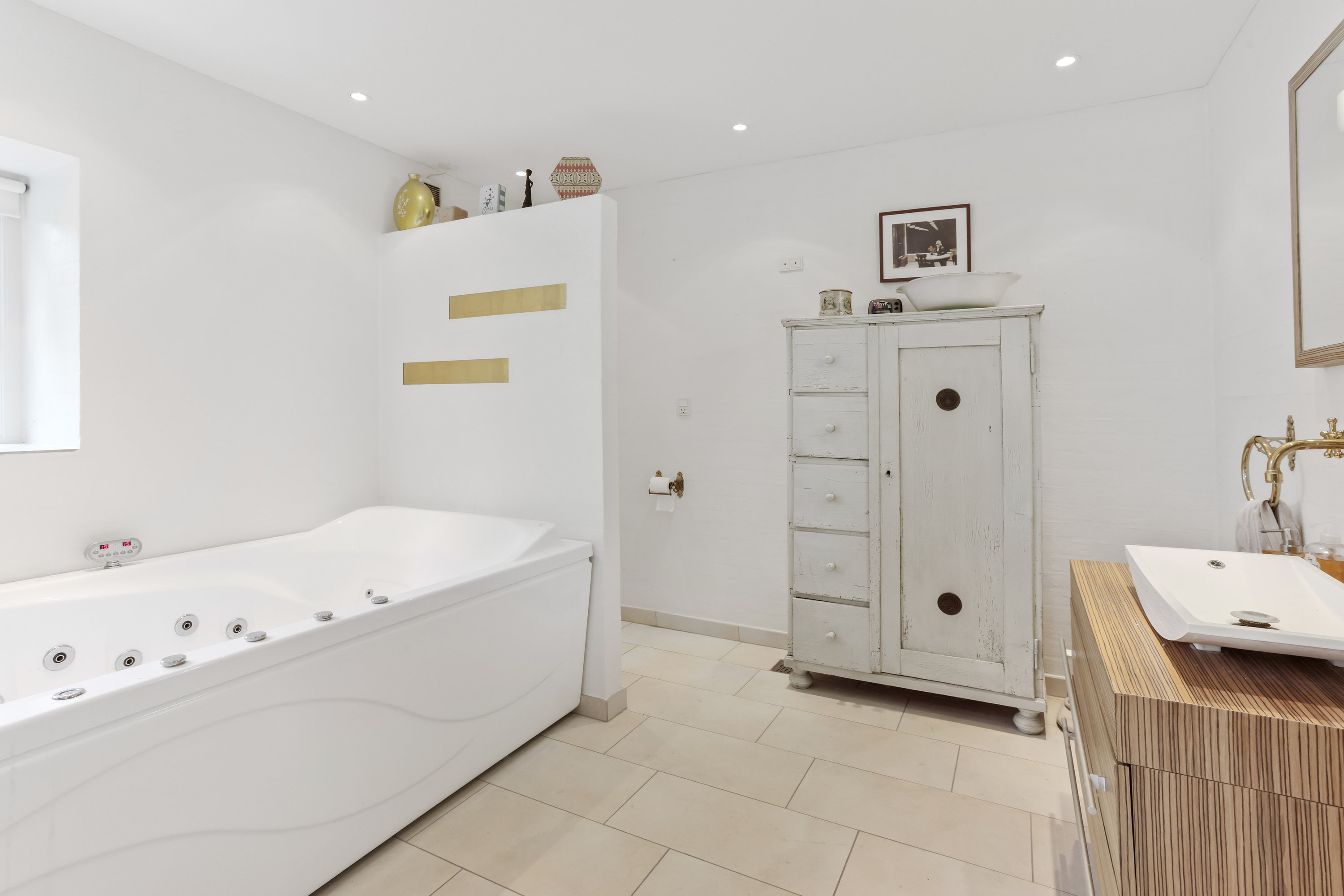 Fremhævet badeværelse billede i fuldskærmstilstand. Billede af Enghavevej 11, 8660 Skanderborg