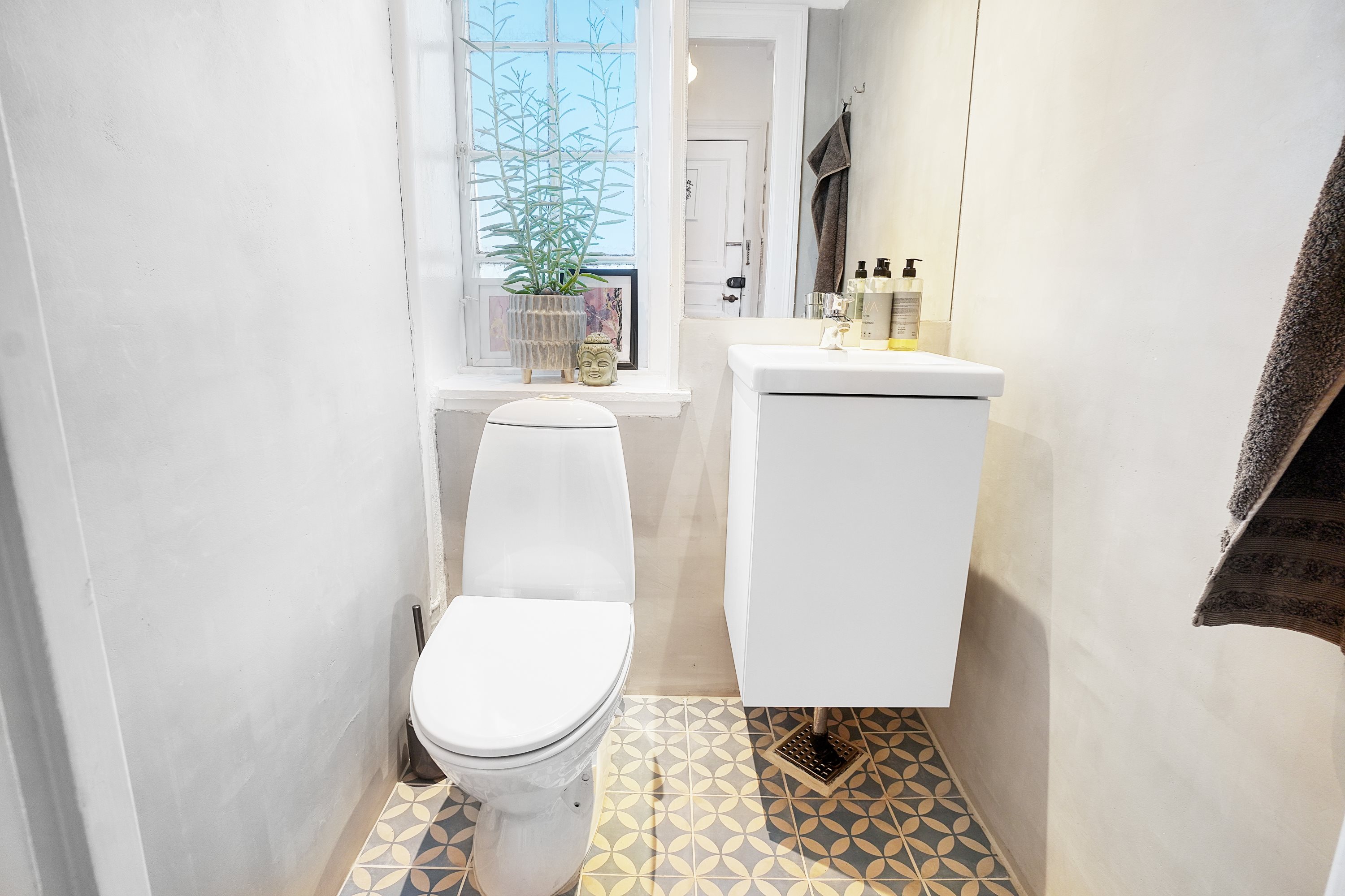 Fremhævet wc billede i fuldskærmstilstand. Billede af Bragesvej 51, st.. th., 3000 Helsingør