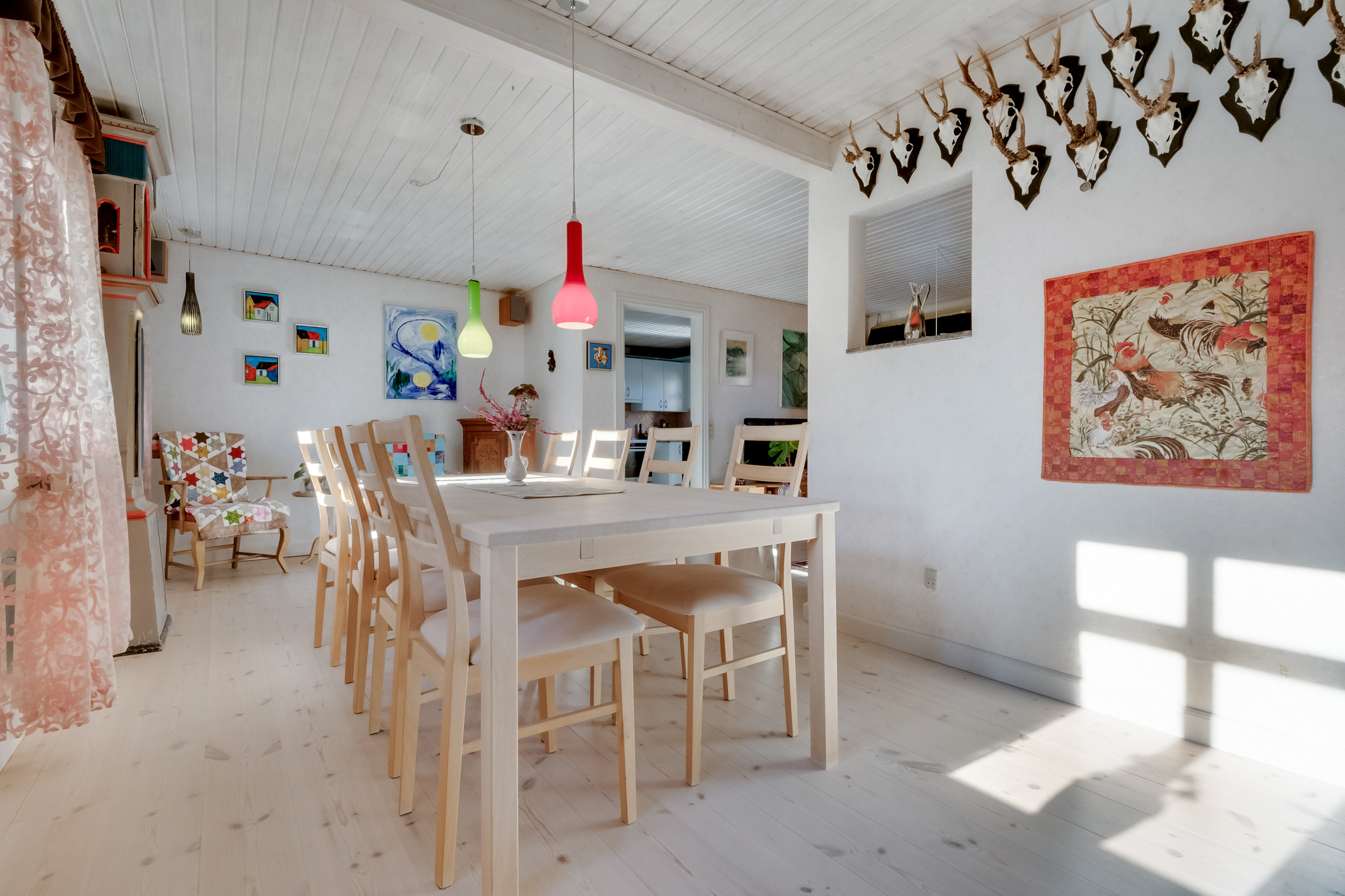 Fremhævet stue billede i fuldskærmstilstand. Billede af Pårupvej 20, Skellerup, 5540 Ullerslev