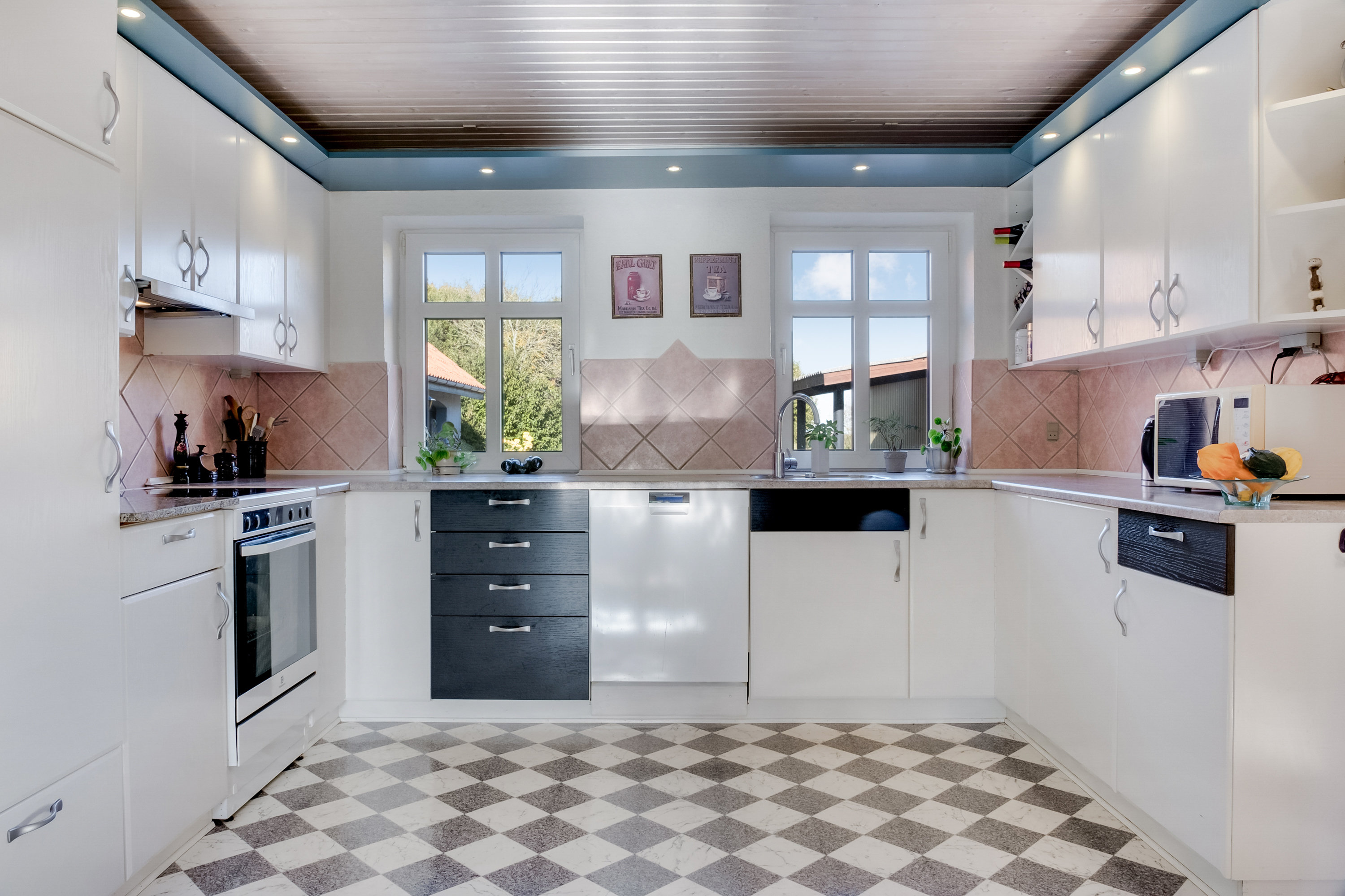 Fremhævet køkken billede i fuldskærmstilstand. Billede af Pårupvej 20, Skellerup, 5540 Ullerslev