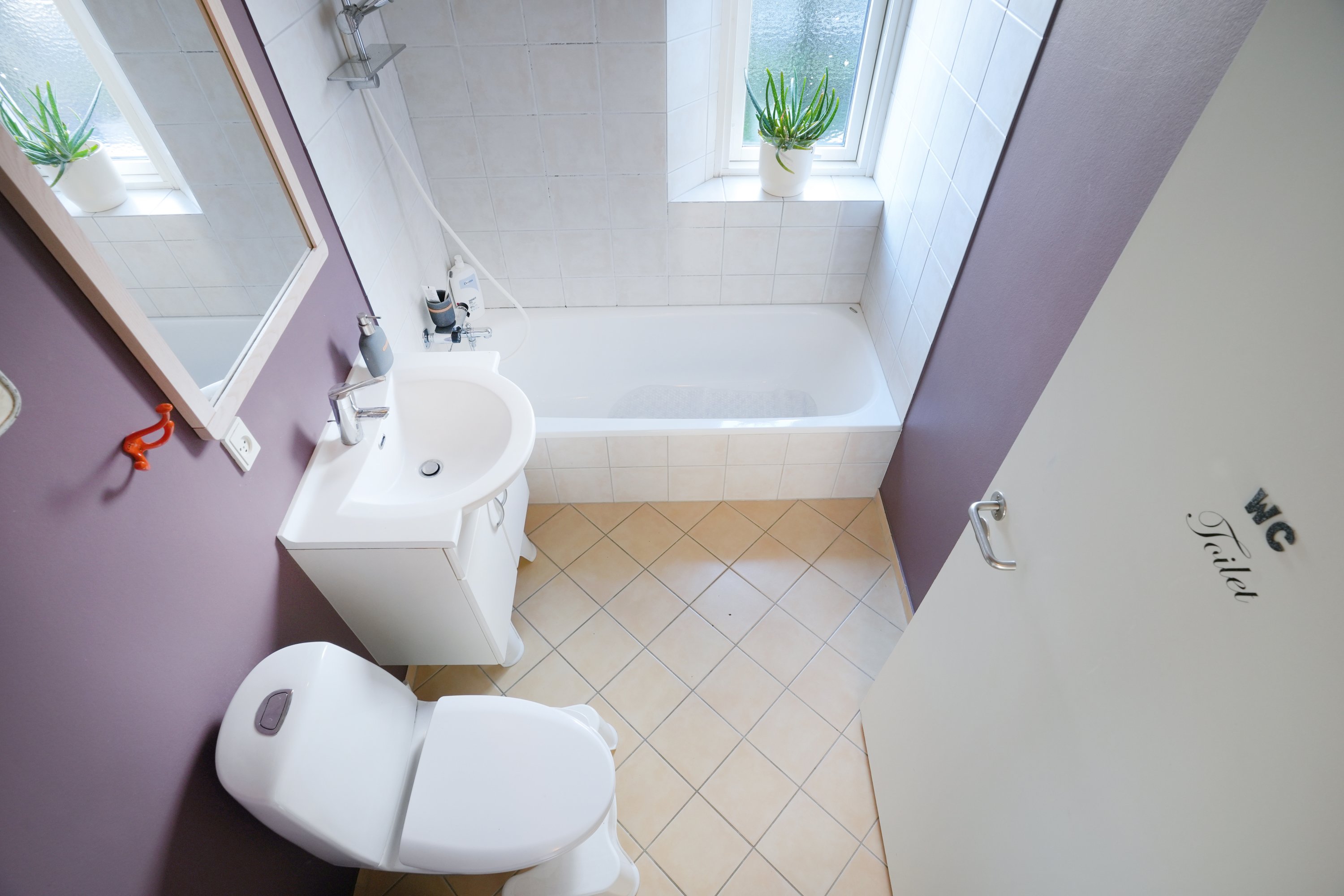 Fremhævet badeværelse billede i fuldskærmstilstand. Billede af Mølleengen 2, 3550 Slangerup