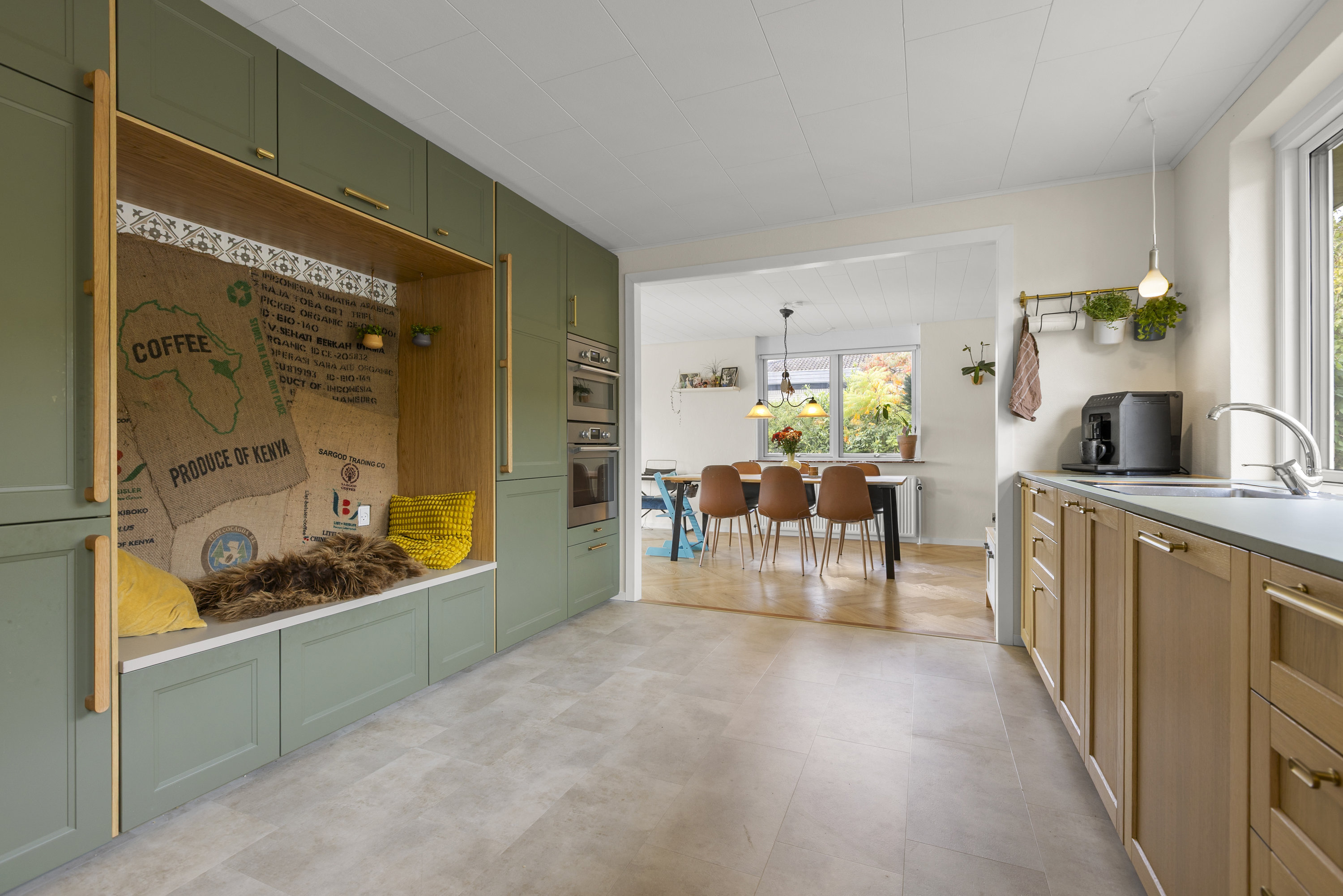 Fremhævet køkken billede i fuldskærmstilstand. Billede af Munkebakken 53, 4400 Kalundborg