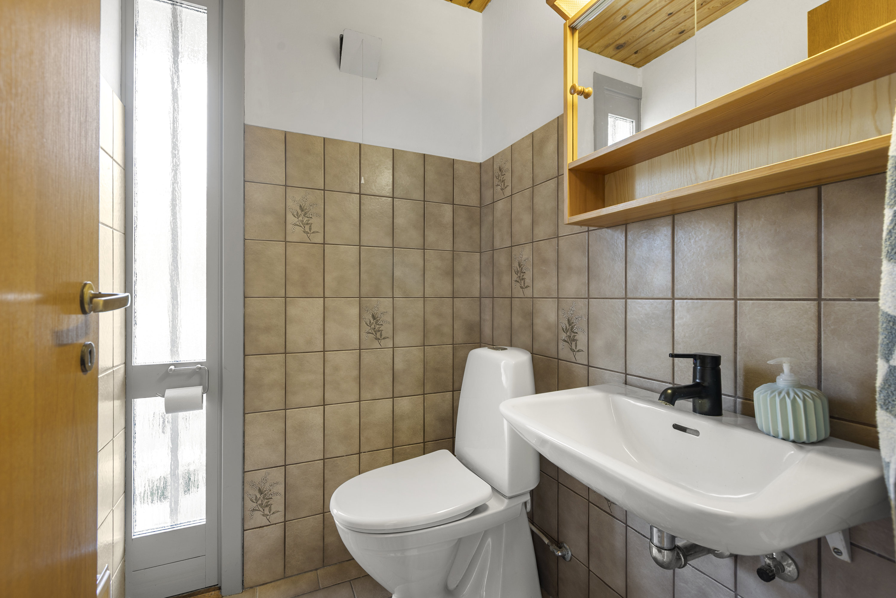 Fremhævet toilet billede i fuldskærmstilstand. Billede af Munkebakken 53, 4400 Kalundborg