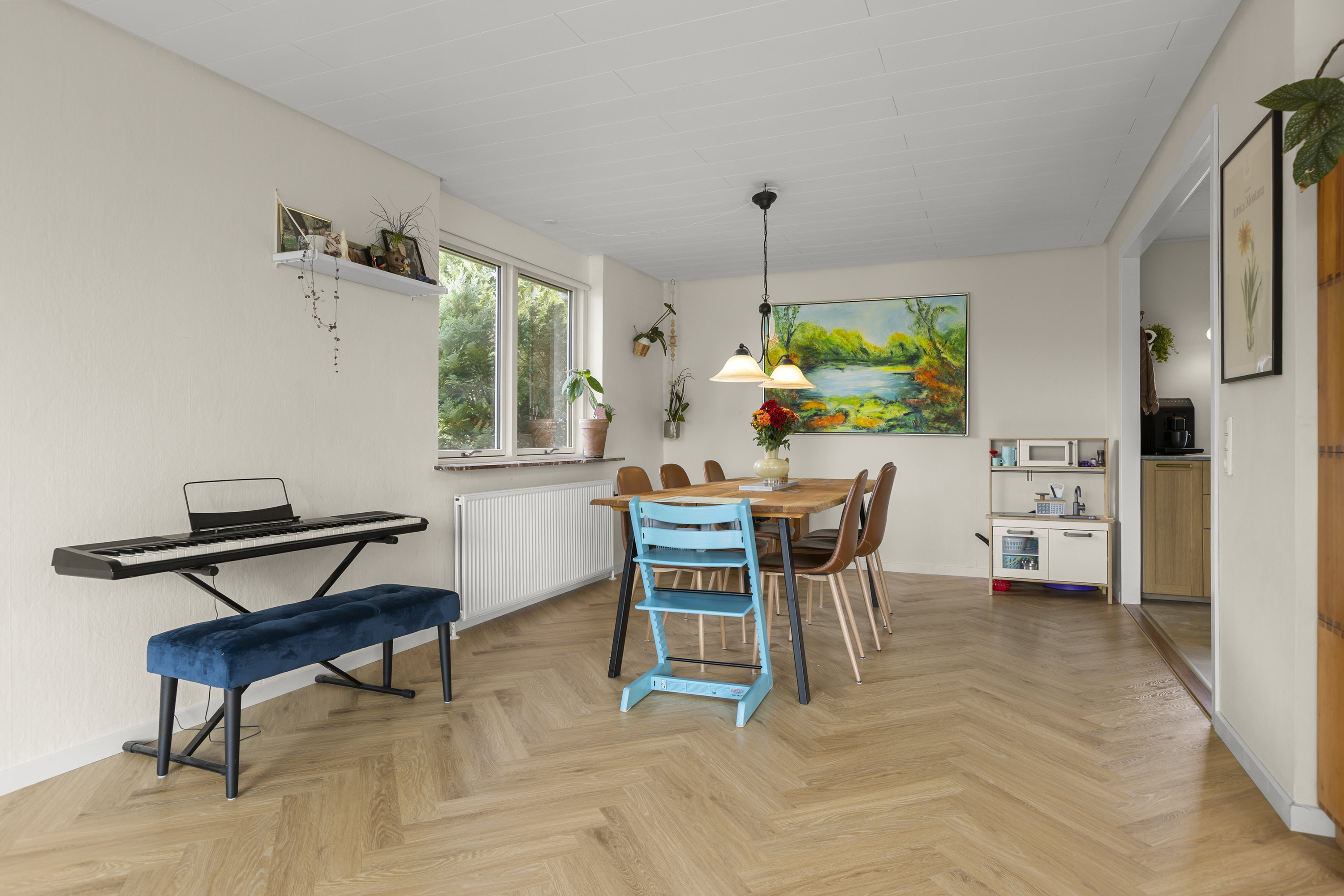 Fremhævet stue billede i fuldskærmstilstand. Billede af Munkebakken 53, 4400 Kalundborg