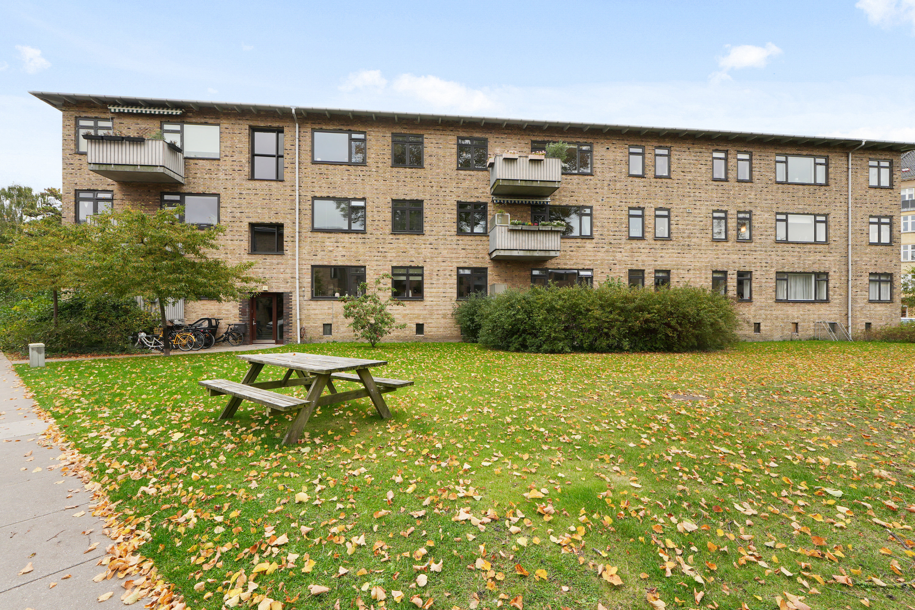 Fremhævet andet billede i fuldskærmstilstand. Billede af Blidahpark 4, 2. th., 2900 Hellerup