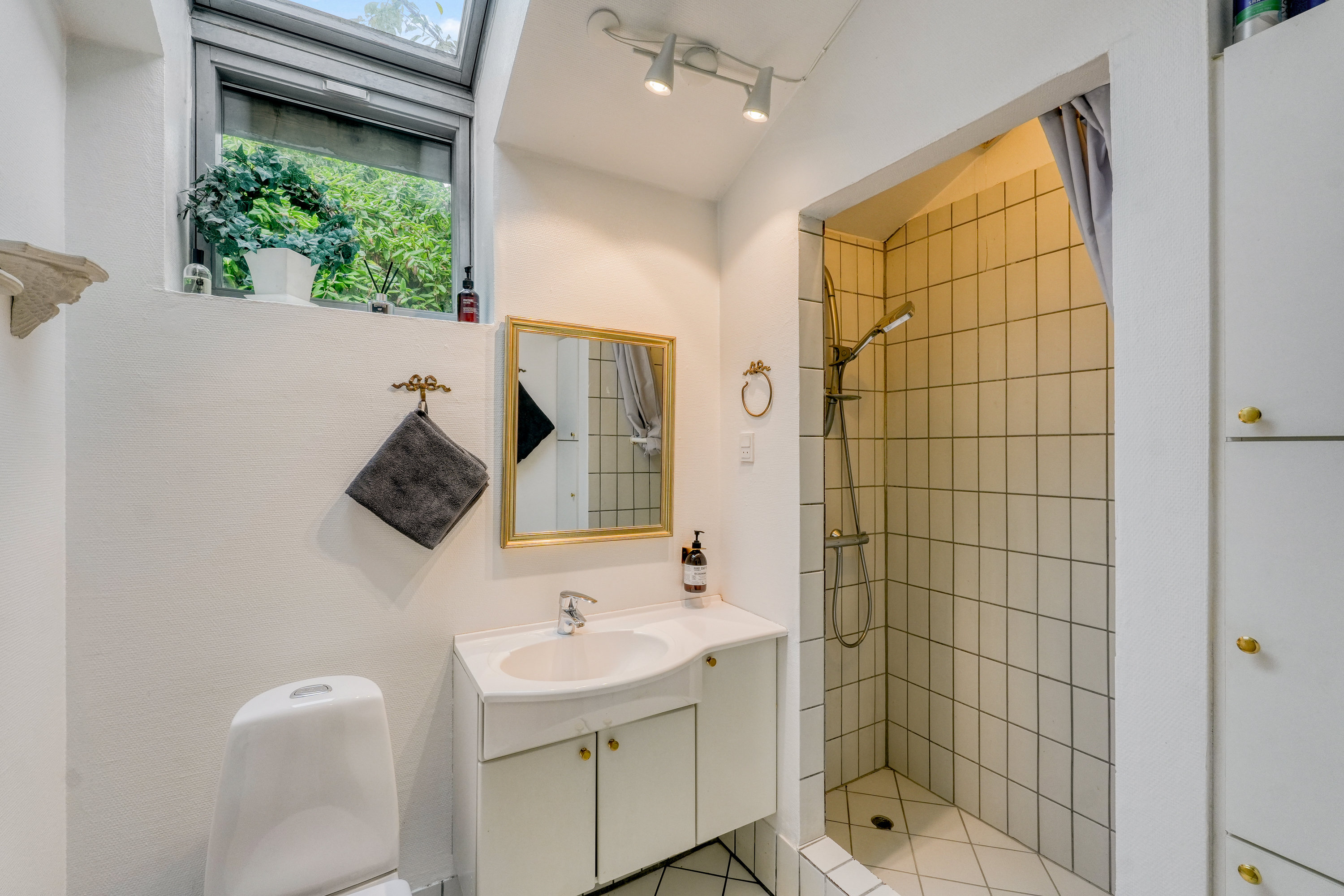 Fremhævet andet billede i fuldskærmstilstand. Billede af Bakkevej 1A, 2., 3460 Birkerød