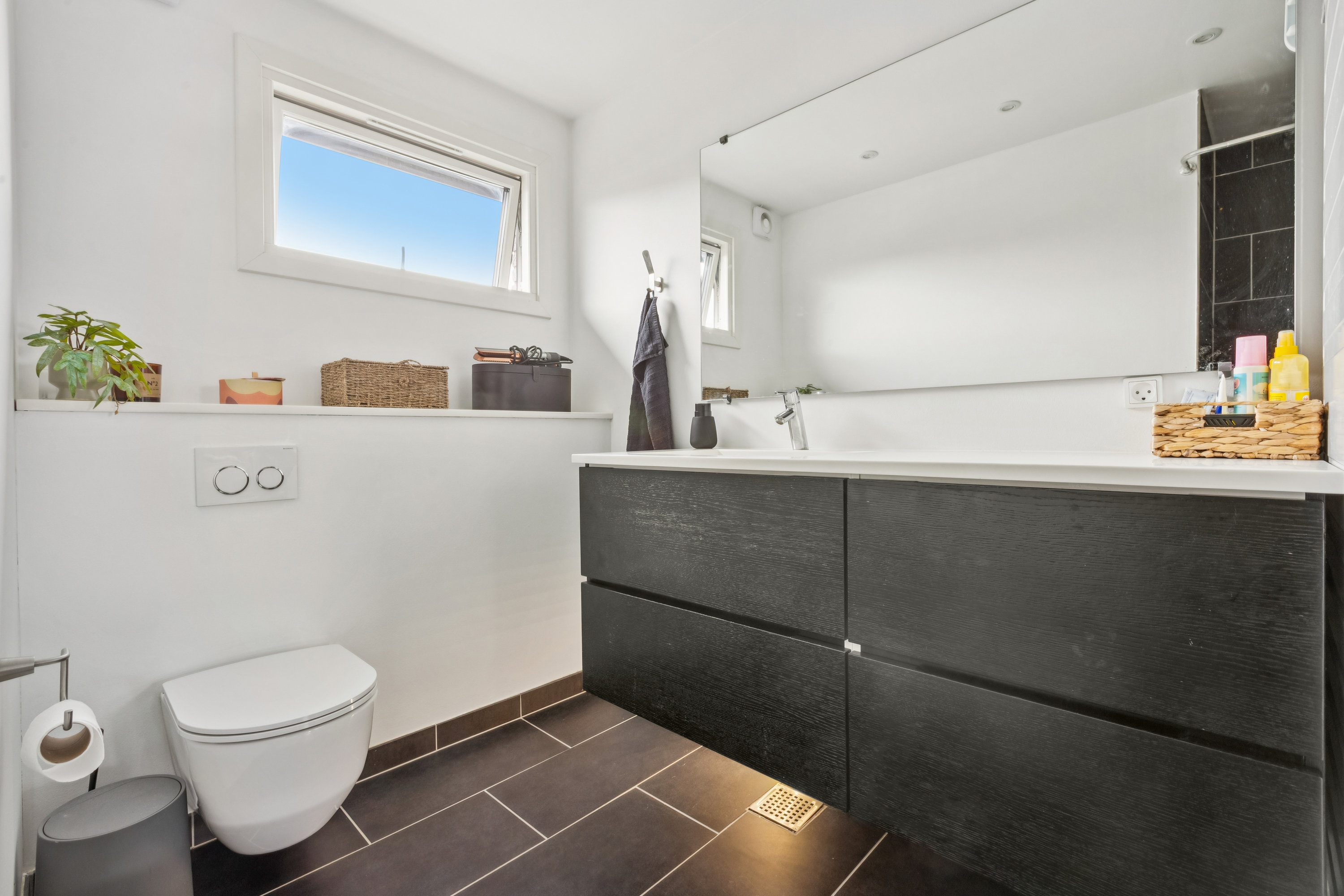 Fremhævet badeværelse billede i fuldskærmstilstand. Billede af Haarlem Alle 20, 2791 Dragør