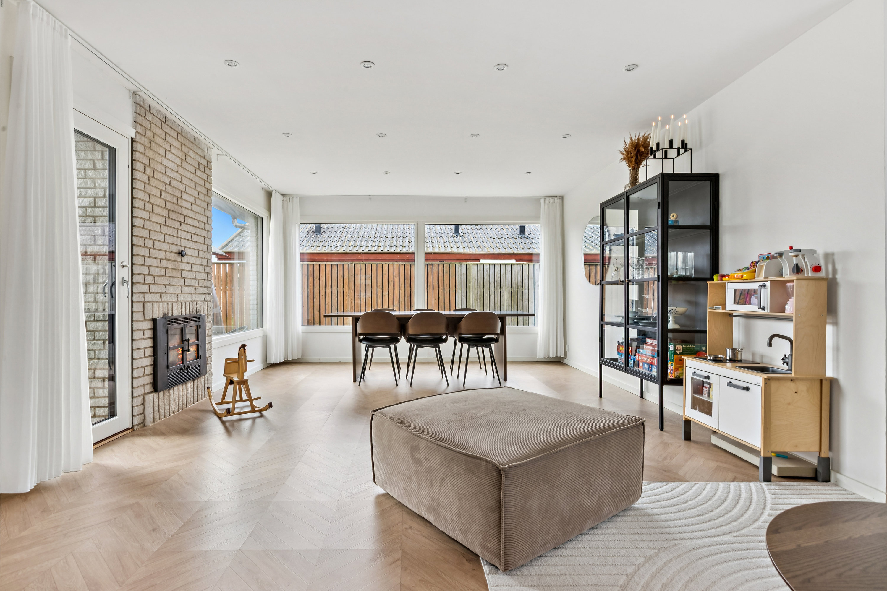 Miniaturebillede 2: stue. Billede af Haarlem Alle 20, 2791 Dragør