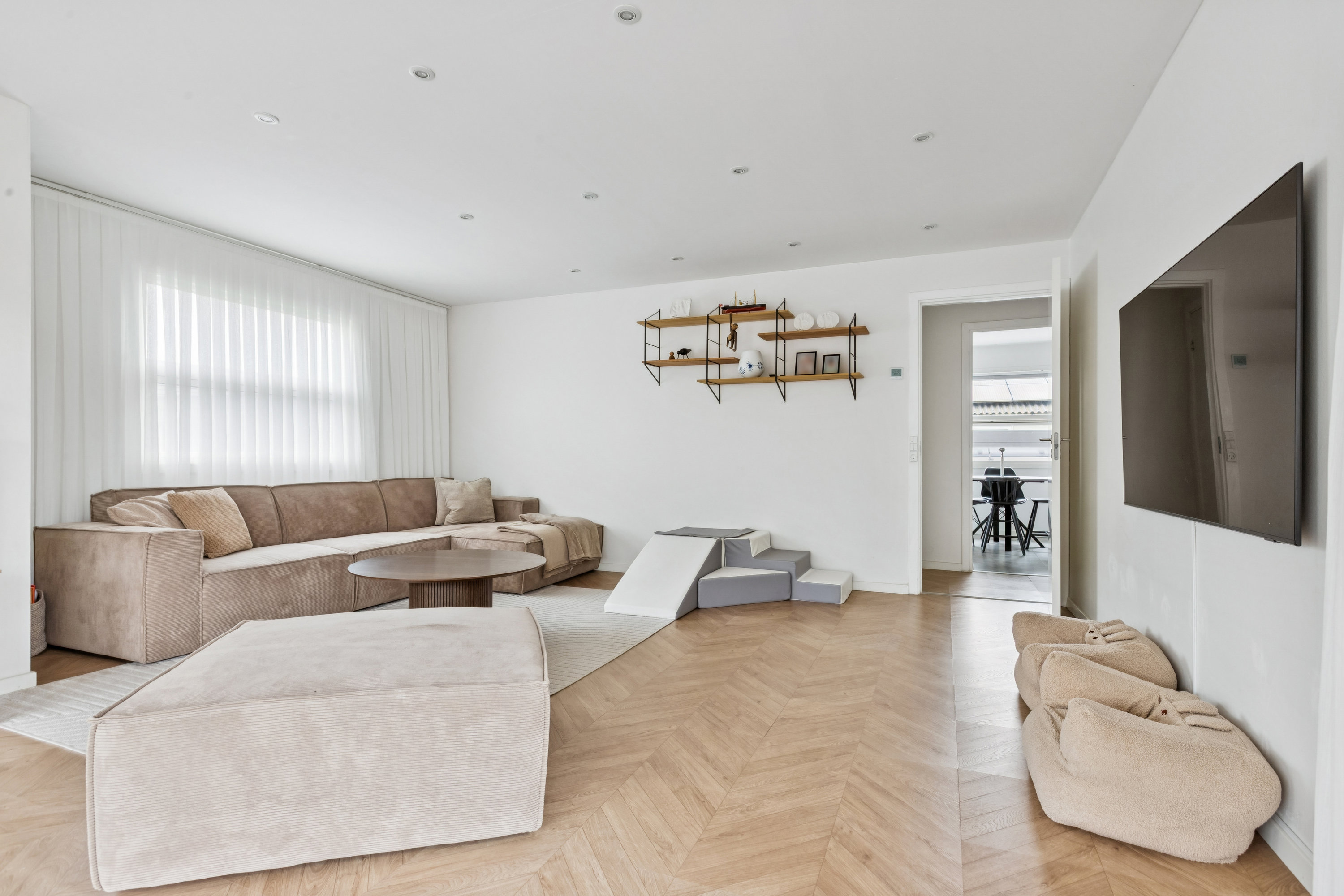 Fremhævet stue billede i fuldskærmstilstand. Billede af Haarlem Alle 20, 2791 Dragør