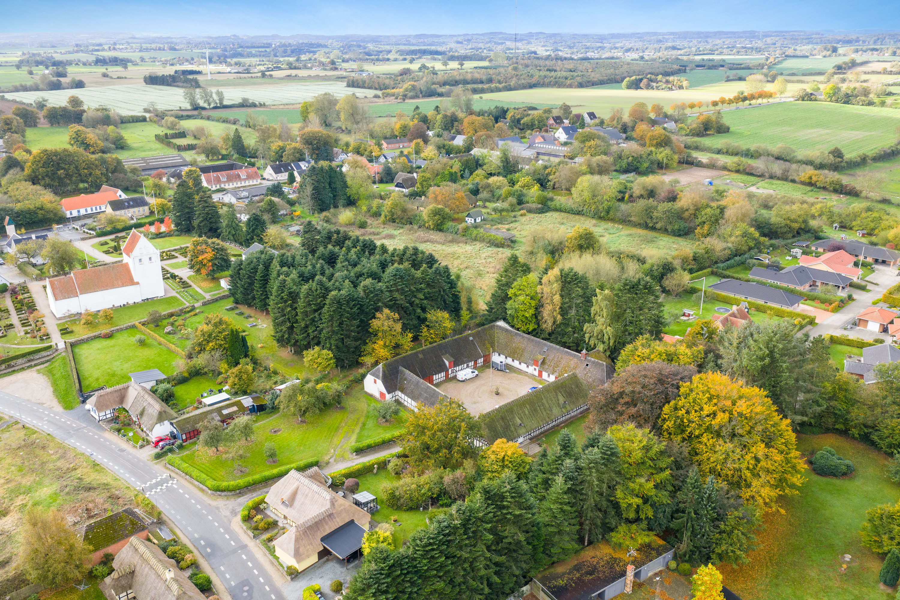 Fremhævet luftfoto billede i fuldskærmstilstand. Billede af Toftevej 7 + 9, Brylle, 5690 Tommerup