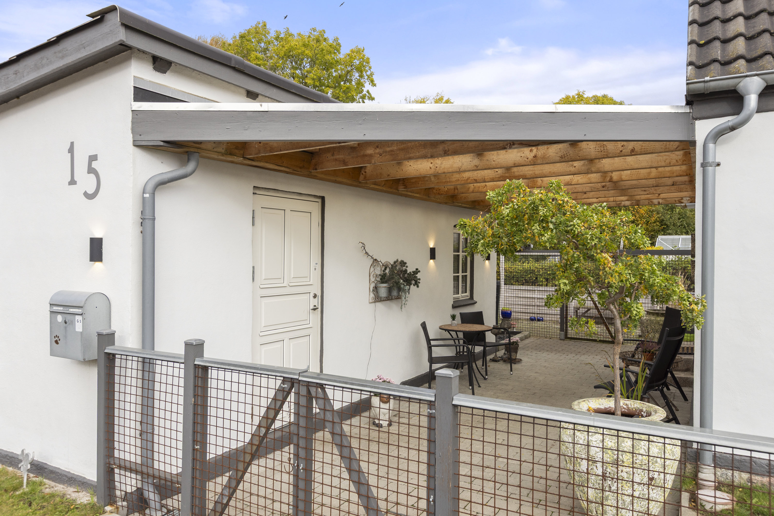 Fremhævet overdækket terrasse billede i fuldskærmstilstand. Billede af Lyshøjvej 15, 4241 Vemmelev