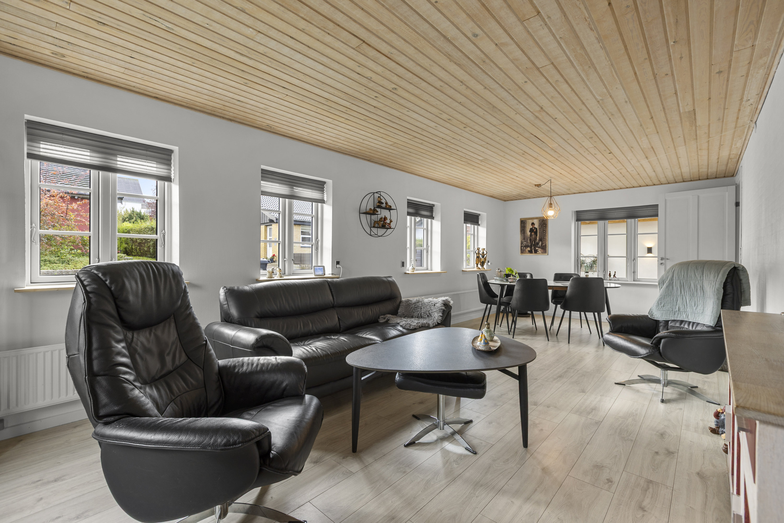 Fremhævet stue billede i fuldskærmstilstand. Billede af Lyshøjvej 15, 4241 Vemmelev