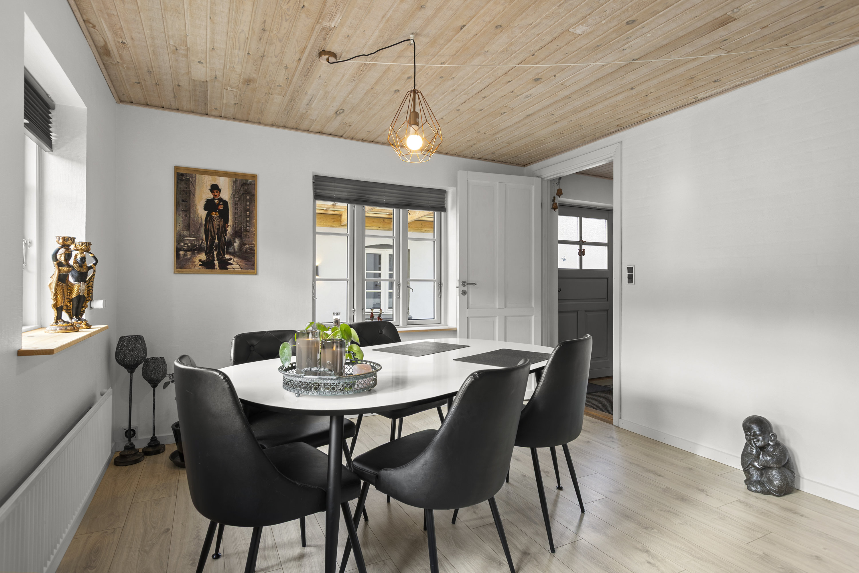 Fremhævet stue billede i fuldskærmstilstand. Billede af Lyshøjvej 15, 4241 Vemmelev