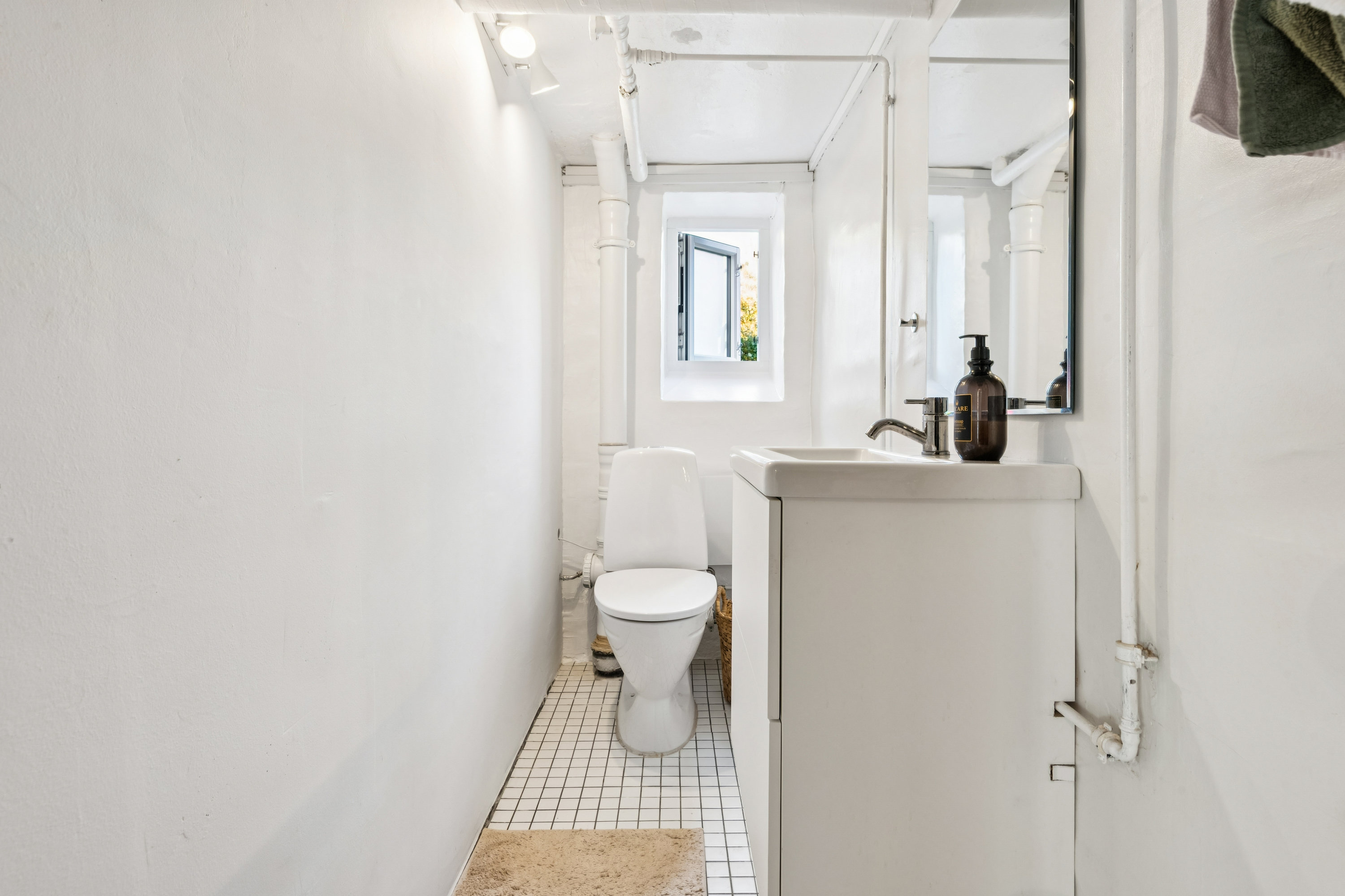 Fremhævet badeværelse billede i fuldskærmstilstand. Billede af Johan Wilmanns Vej 23, st.. tv., 2800 Kongens Lyngby