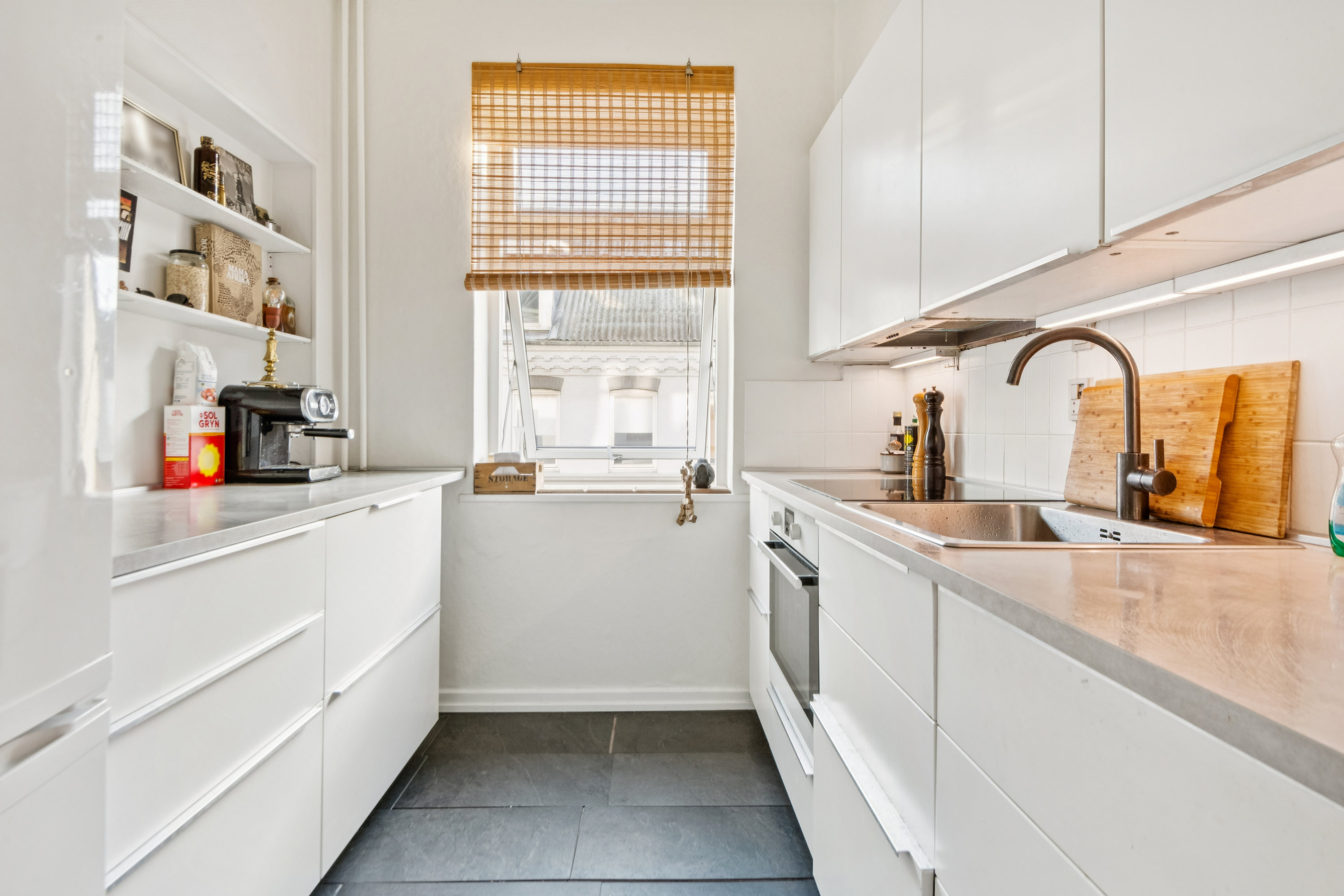 Fremhævet køkken billede i fuldskærmstilstand. Billede af Niels Ebbesens Gade 10, 1., 9000 Aalborg