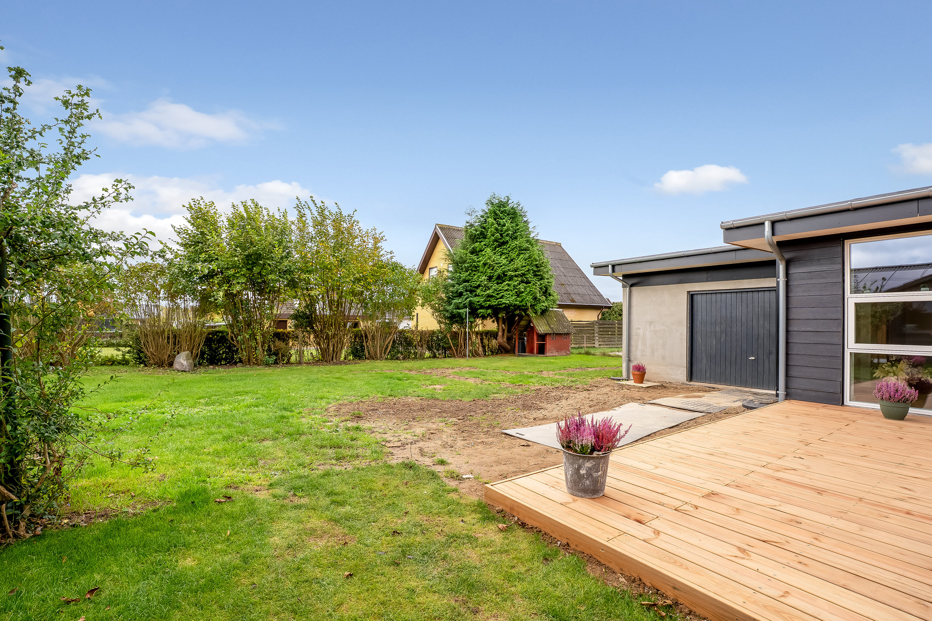 Fremhævet terrasse billede i fuldskærmstilstand. Billede af Kraghave Møllevej 36, Kraghave, 4800 Nykøbing F