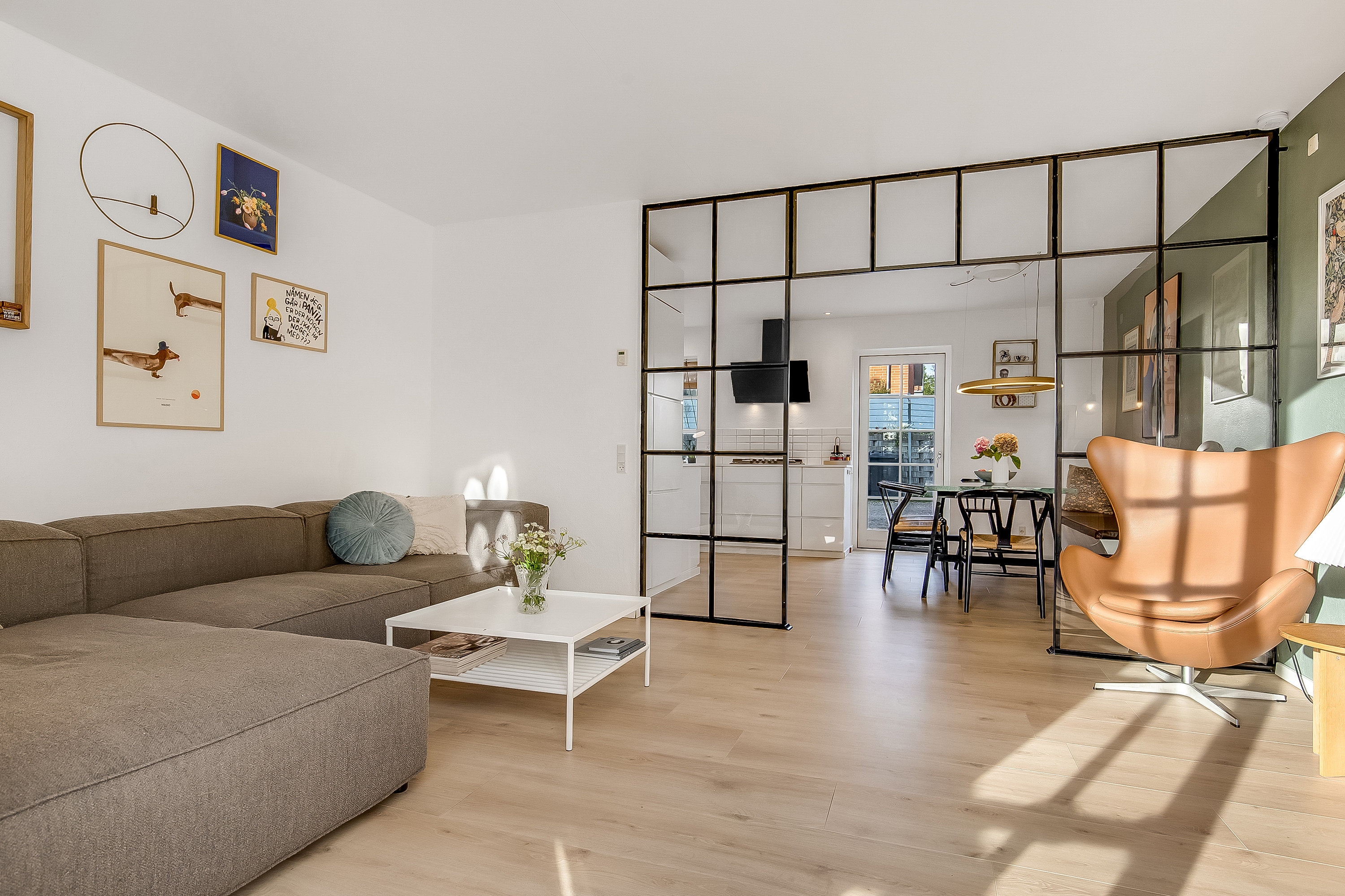 Fremhævet stue billede i fuldskærmstilstand. Billede af Baggesensvej 1, 6000 Kolding