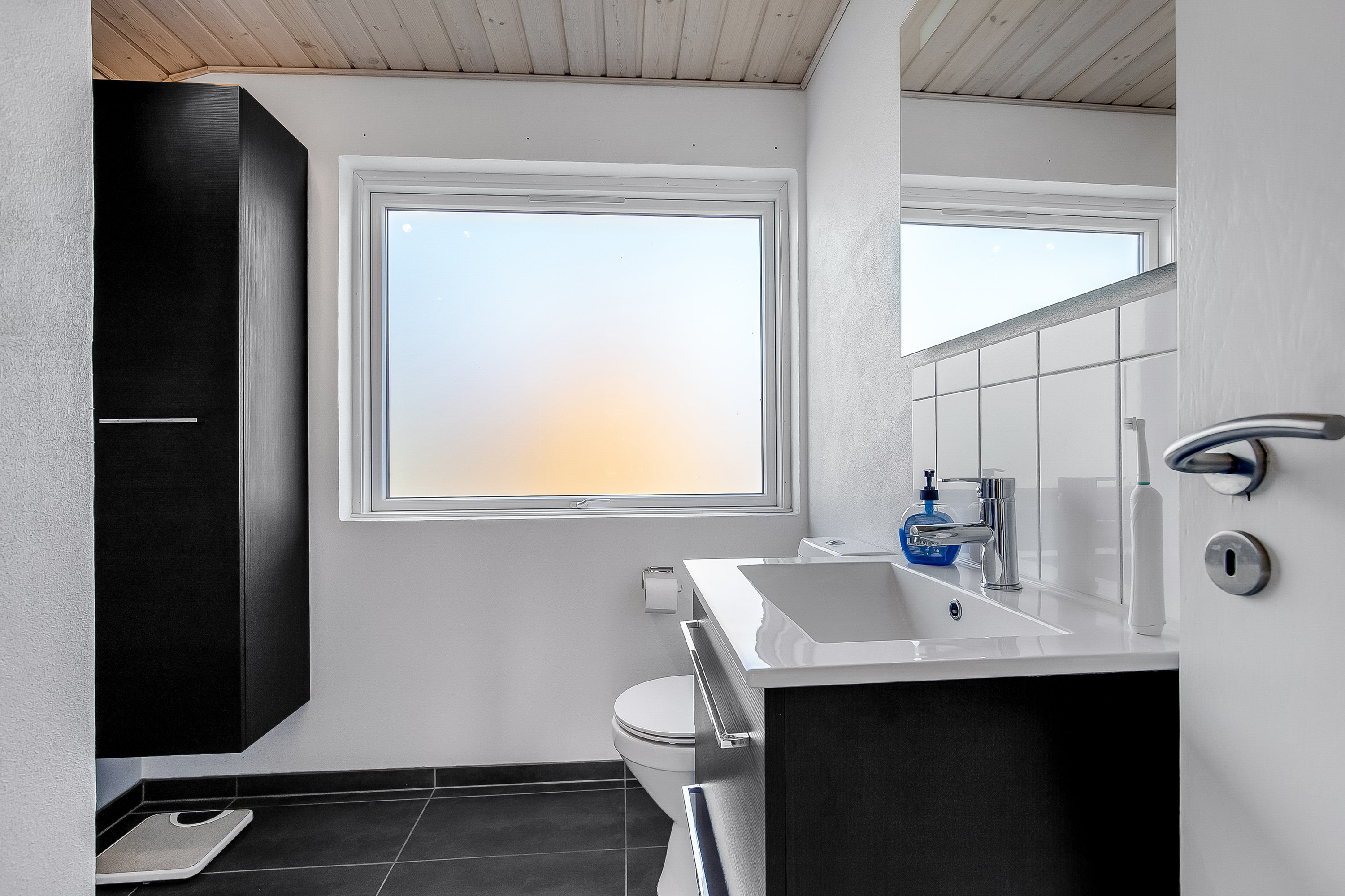 Fremhævet badeværelse billede i fuldskærmstilstand. Billede af Grønkjærsvej 42, Erritsø, 7000 Fredericia