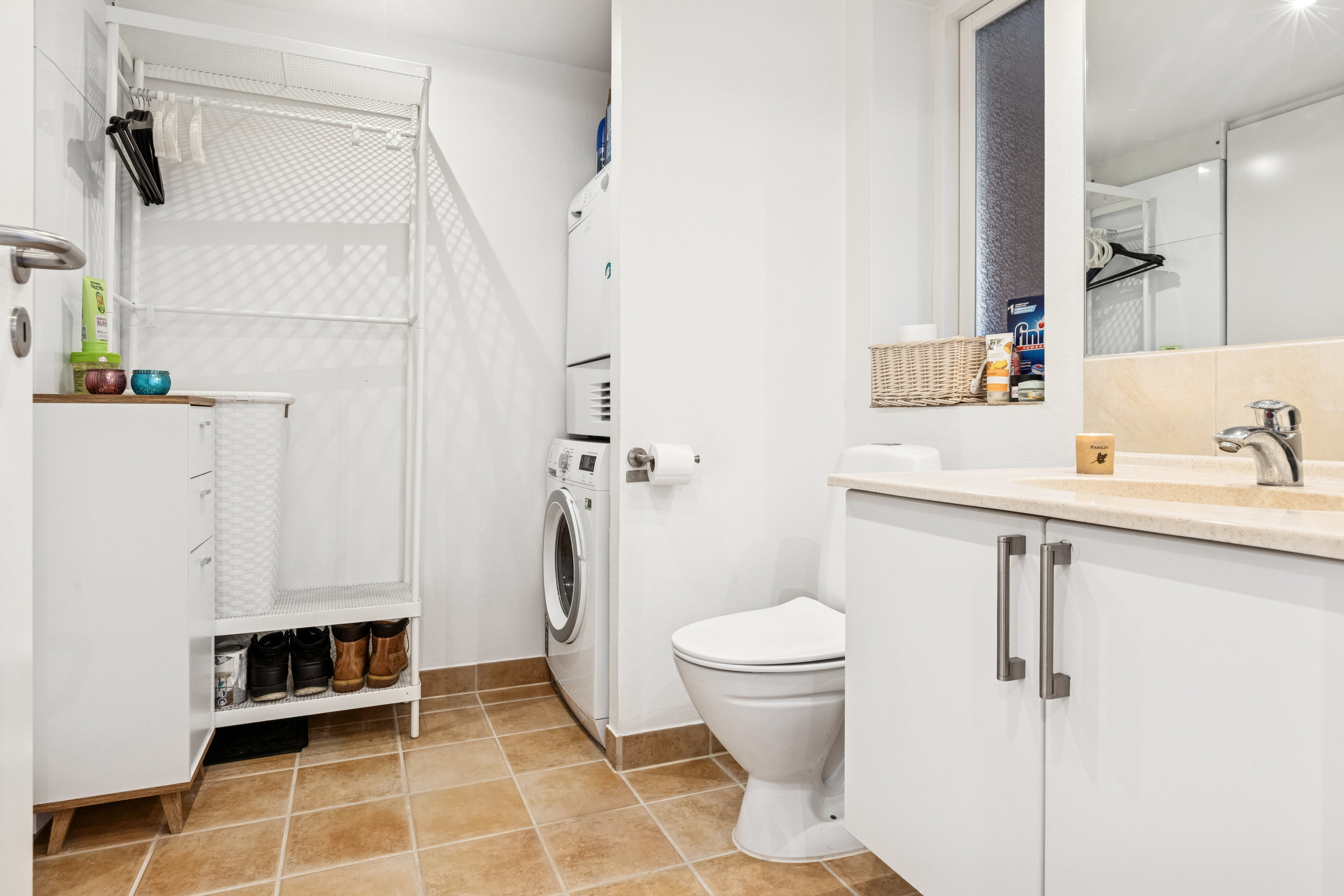 Fremhævet badeværelse billede i fuldskærmstilstand. Billede af Robinievej 61, 2620 Albertslund