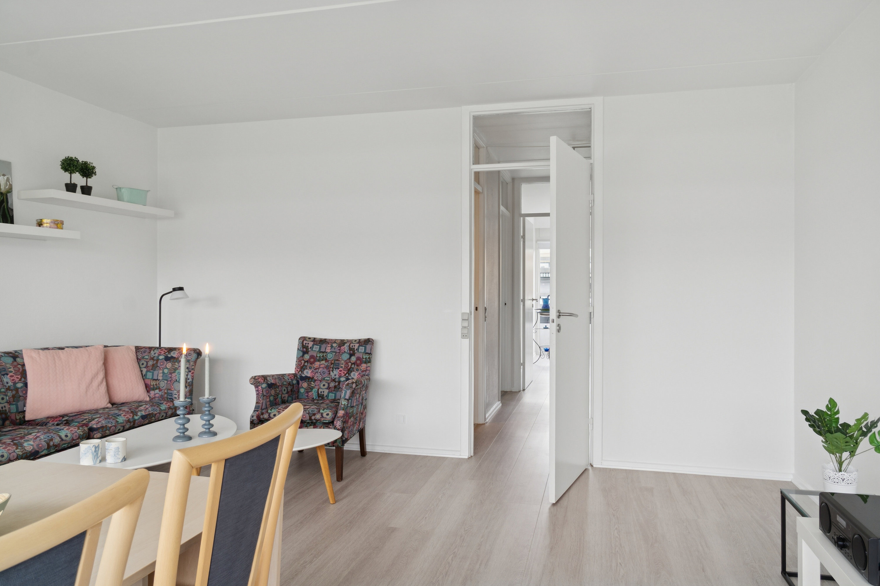 Fremhævet stue billede i fuldskærmstilstand. Billede af Brobjerg Parkvej 63, 1. 1., 8250 Egå