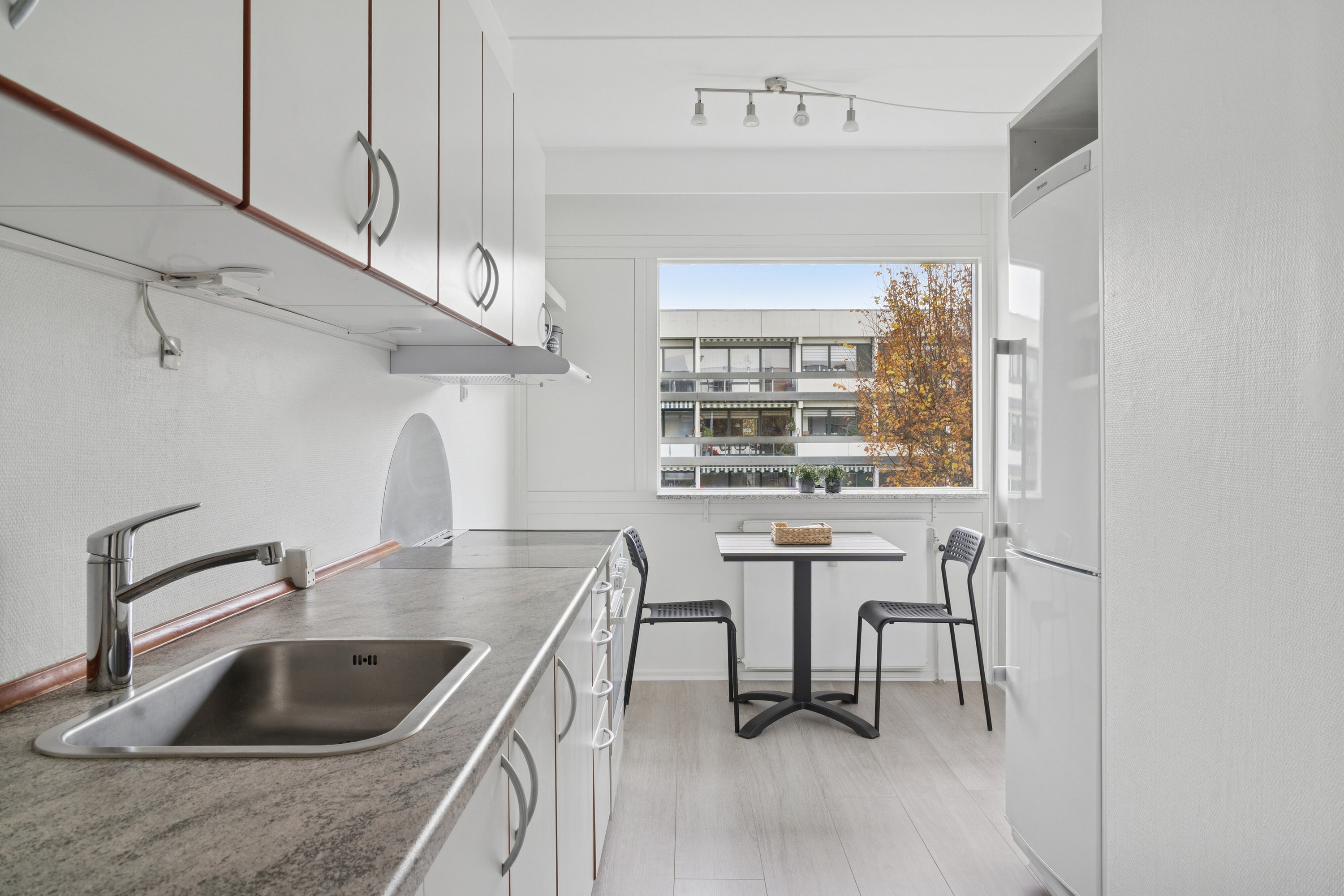 Fremhævet køkken billede i fuldskærmstilstand. Billede af Brobjerg Parkvej 63, 1. 1., 8250 Egå