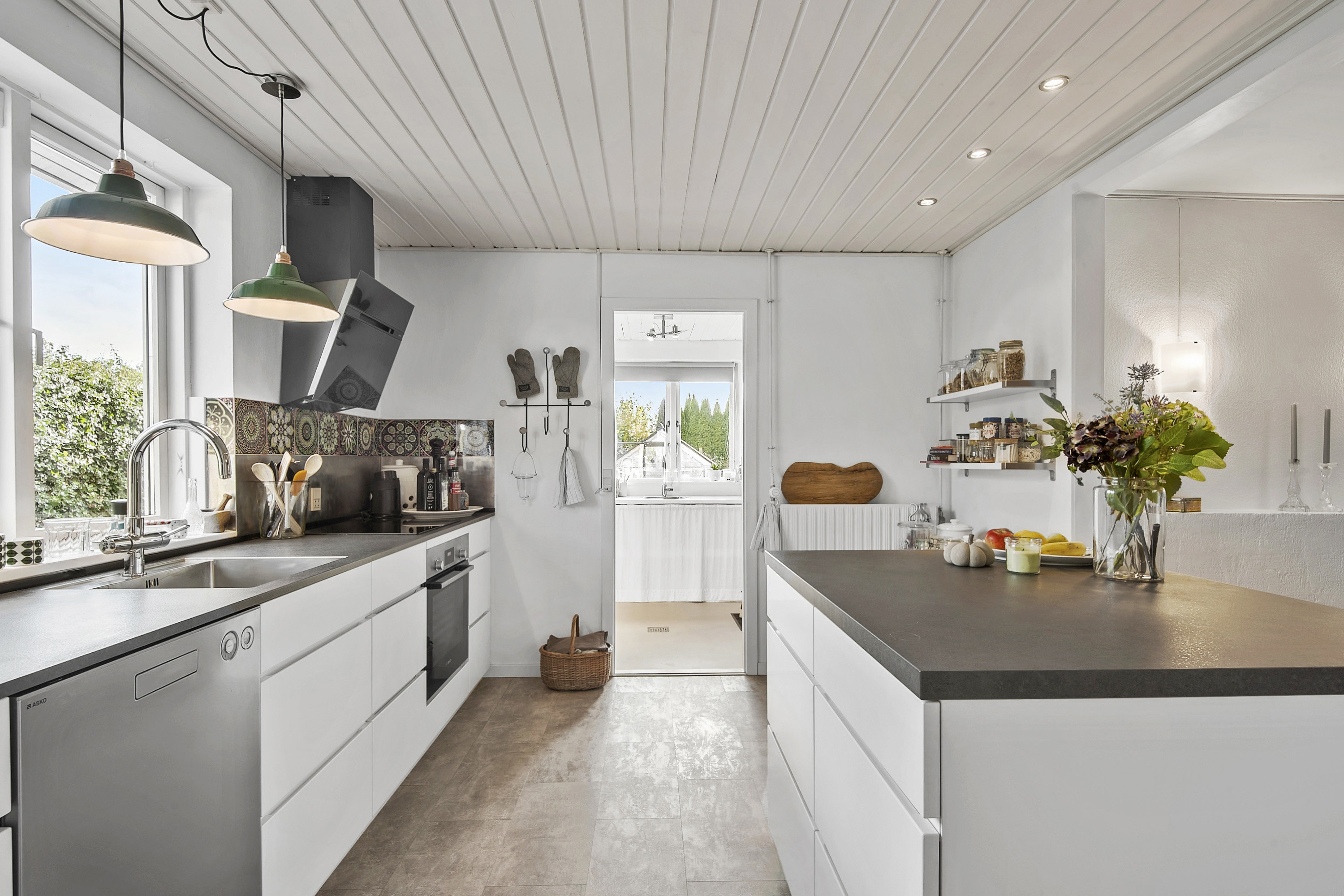 Fremhævet køkken billede i fuldskærmstilstand. Billede af Havrevænget 15, 4681 Herfølge