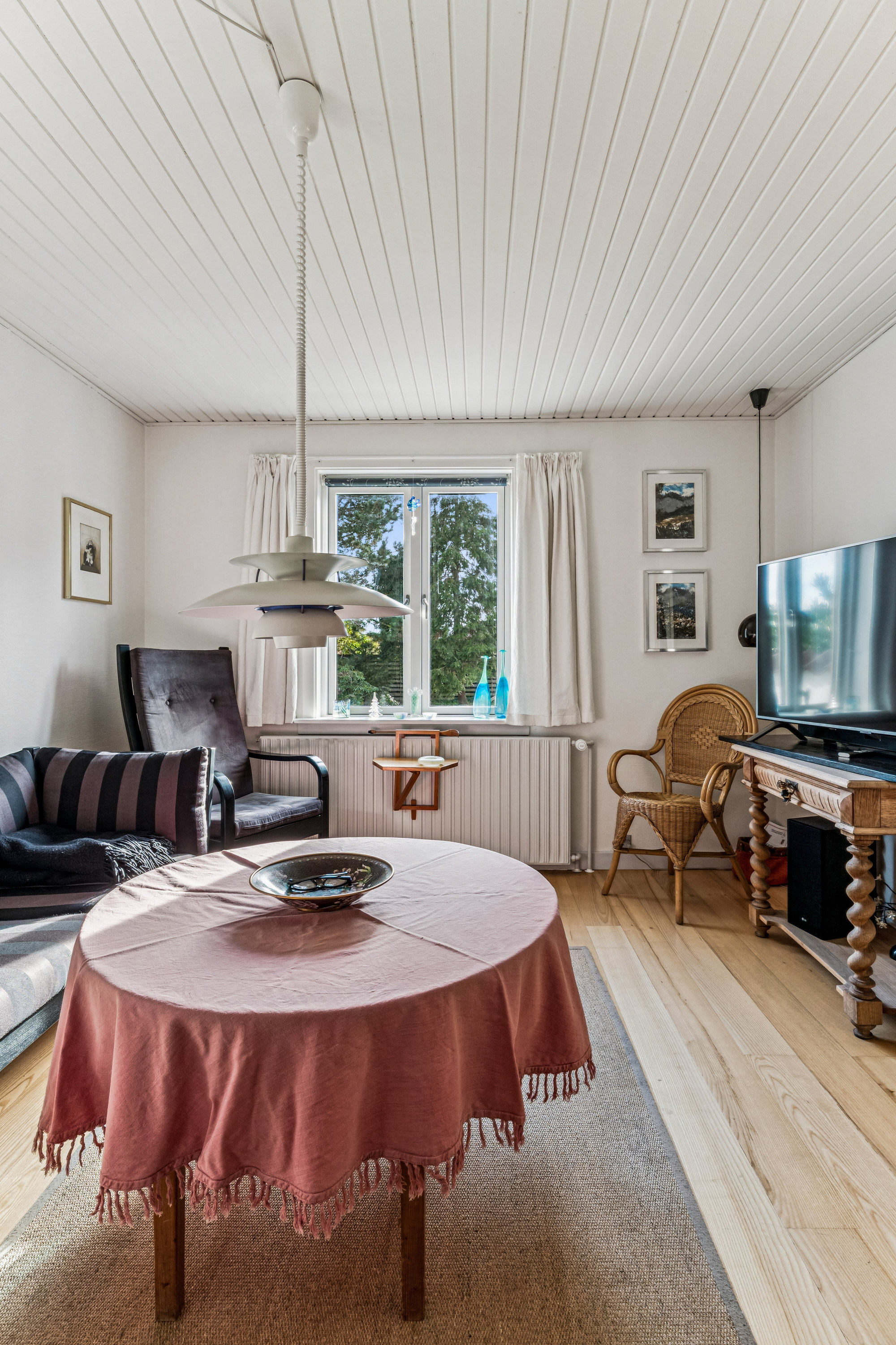 Fremhævet stue billede i fuldskærmstilstand. Billede af Havfruevej 10, 2730 Herlev