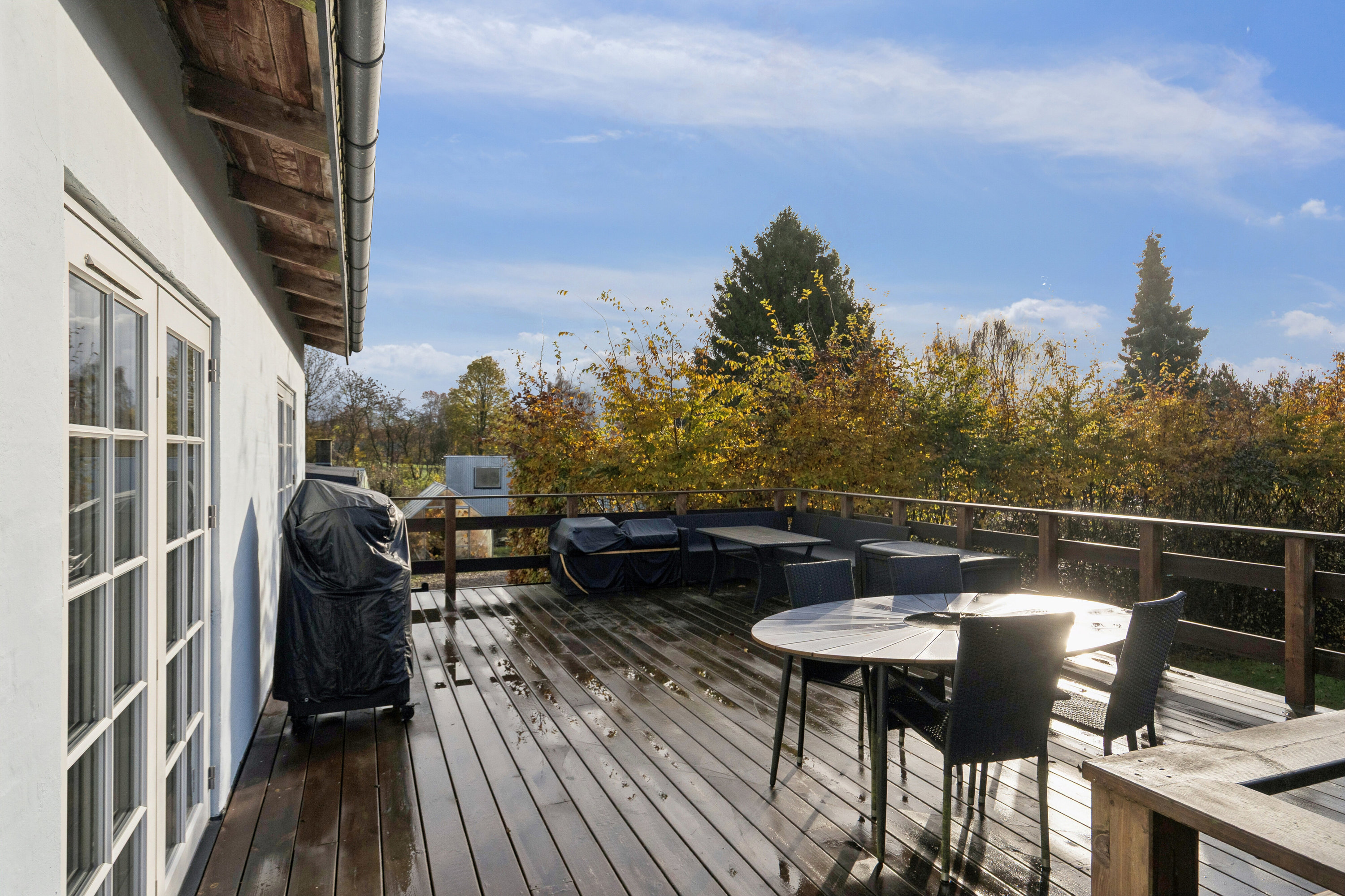 Fremhævet terrasse billede i fuldskærmstilstand. Billede af Egtvedvej 53, Bølling, 6040 Egtved