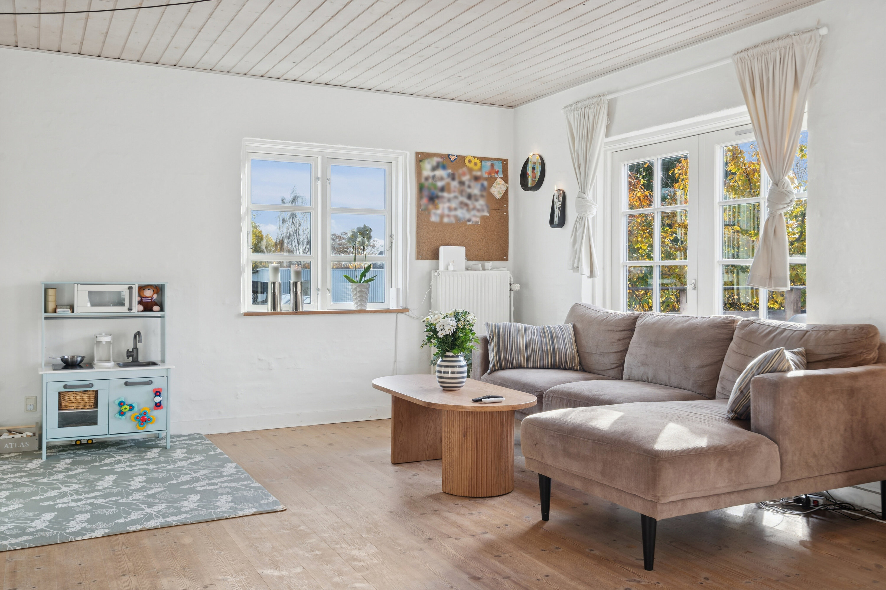 Fremhævet stue billede i fuldskærmstilstand. Billede af Egtvedvej 53, Bølling, 6040 Egtved