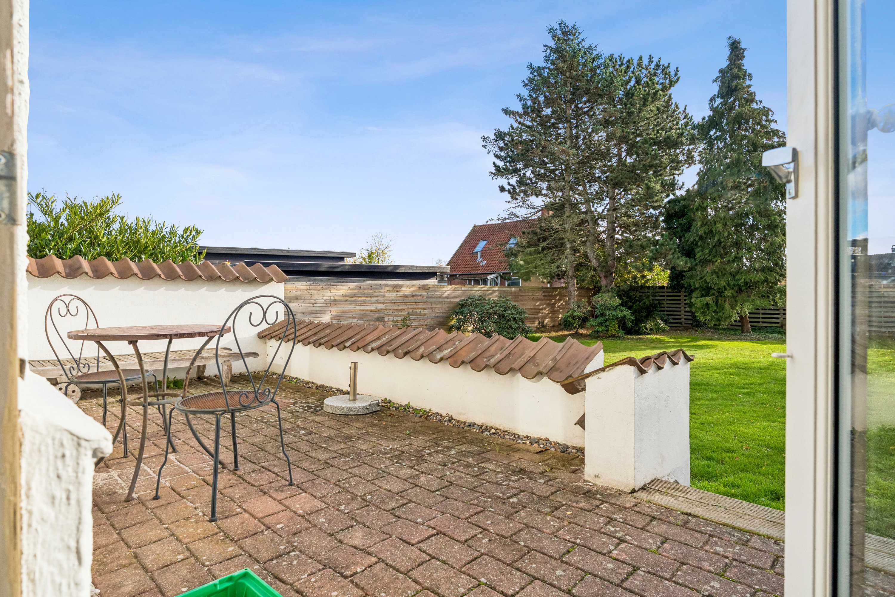 Fremhævet terrasse billede i fuldskærmstilstand. Billede af Havfruevej 10, 2730 Herlev