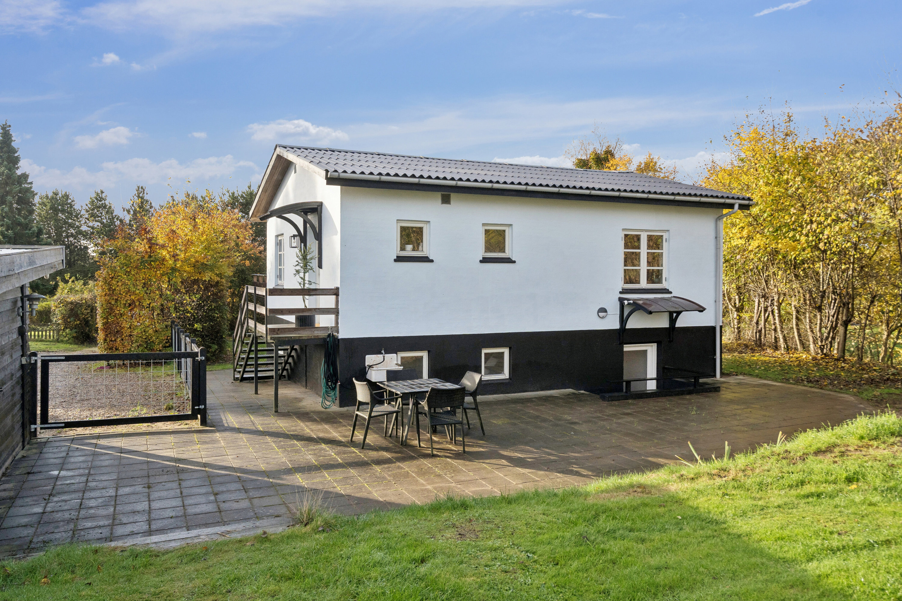 Miniaturebillede 1: set fra haven. Billede af Egtvedvej 53, Bølling, 6040 Egtved