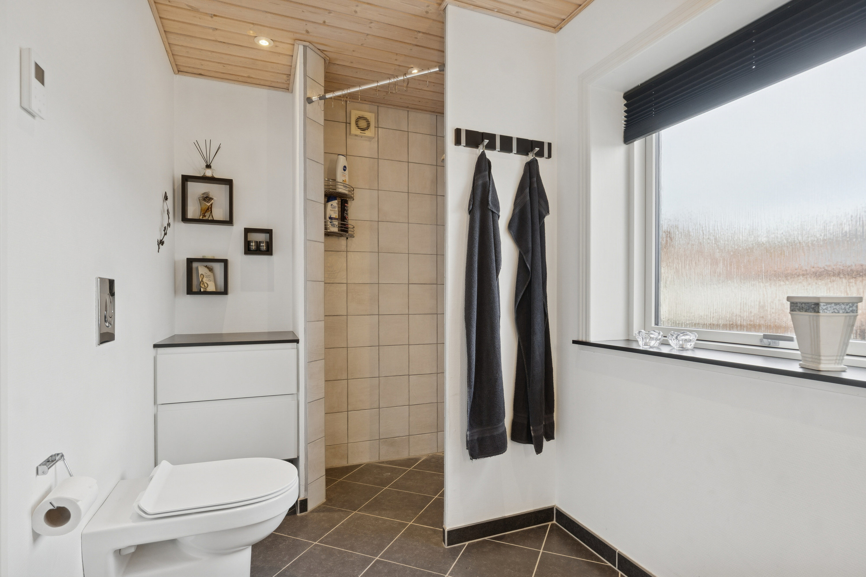 Fremhævet badeværelse billede i fuldskærmstilstand. Billede af Snedstedvej 33, Sundby, 7752 Snedsted