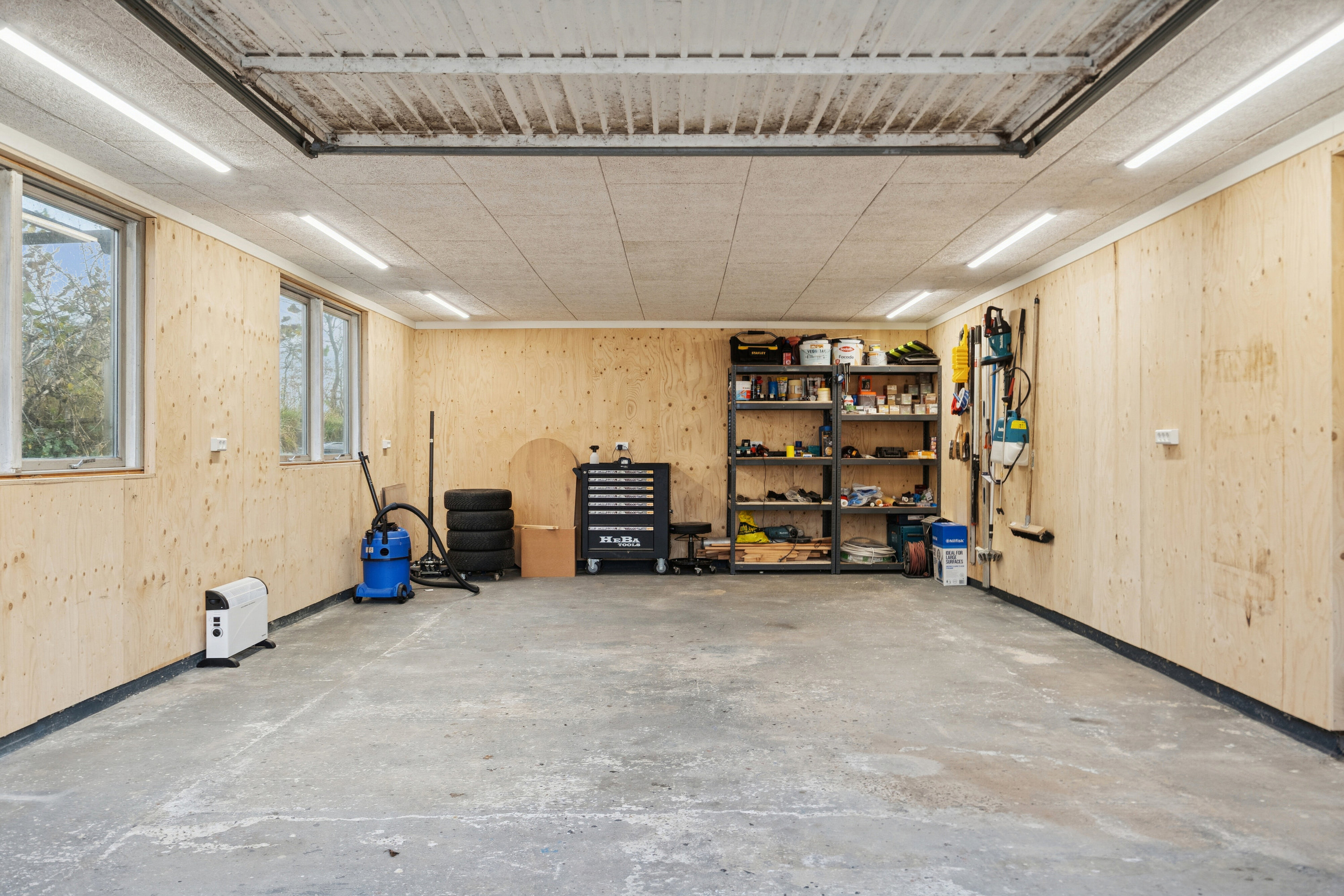 Fremhævet garage billede i fuldskærmstilstand. Billede af Egtvedvej 53, Bølling, 6040 Egtved