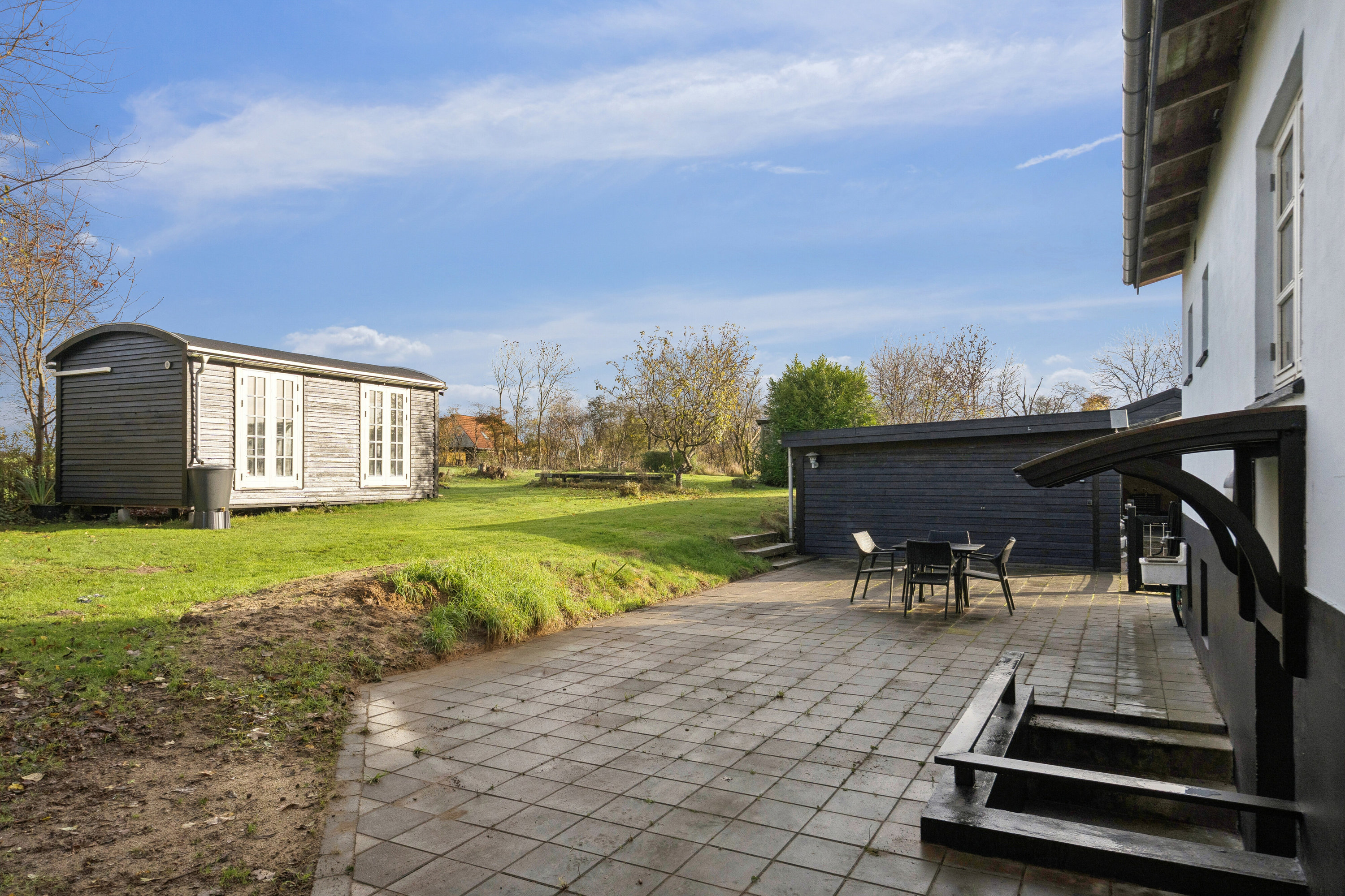 Fremhævet terrasse billede i fuldskærmstilstand. Billede af Egtvedvej 53, Bølling, 6040 Egtved