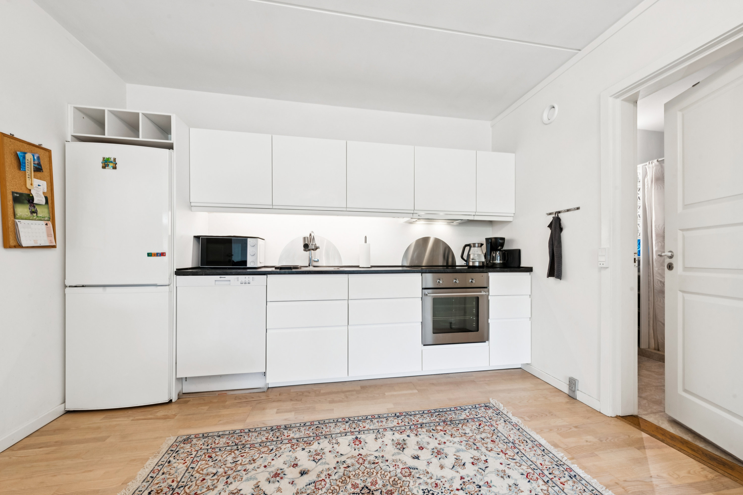 Miniaturebillede 1: køkken. Billede af Eremitageparken 361, st.. b., 2800 Kongens Lyngby