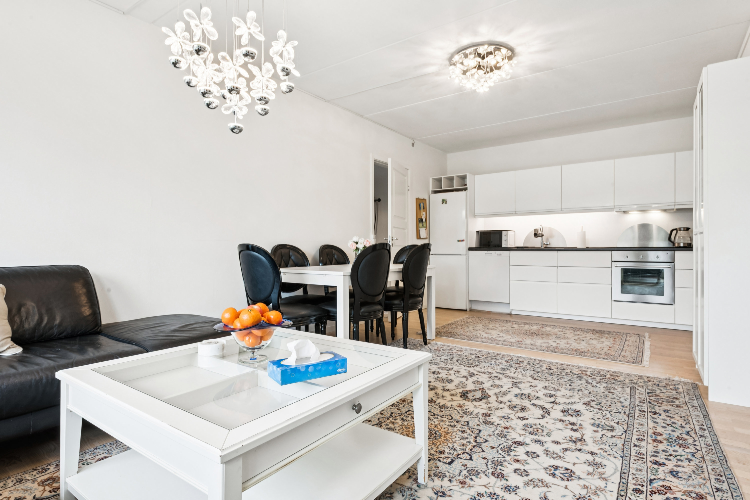 Fremhævet stue billede i fuldskærmstilstand. Billede af Eremitageparken 361, st.. b., 2800 Kongens Lyngby