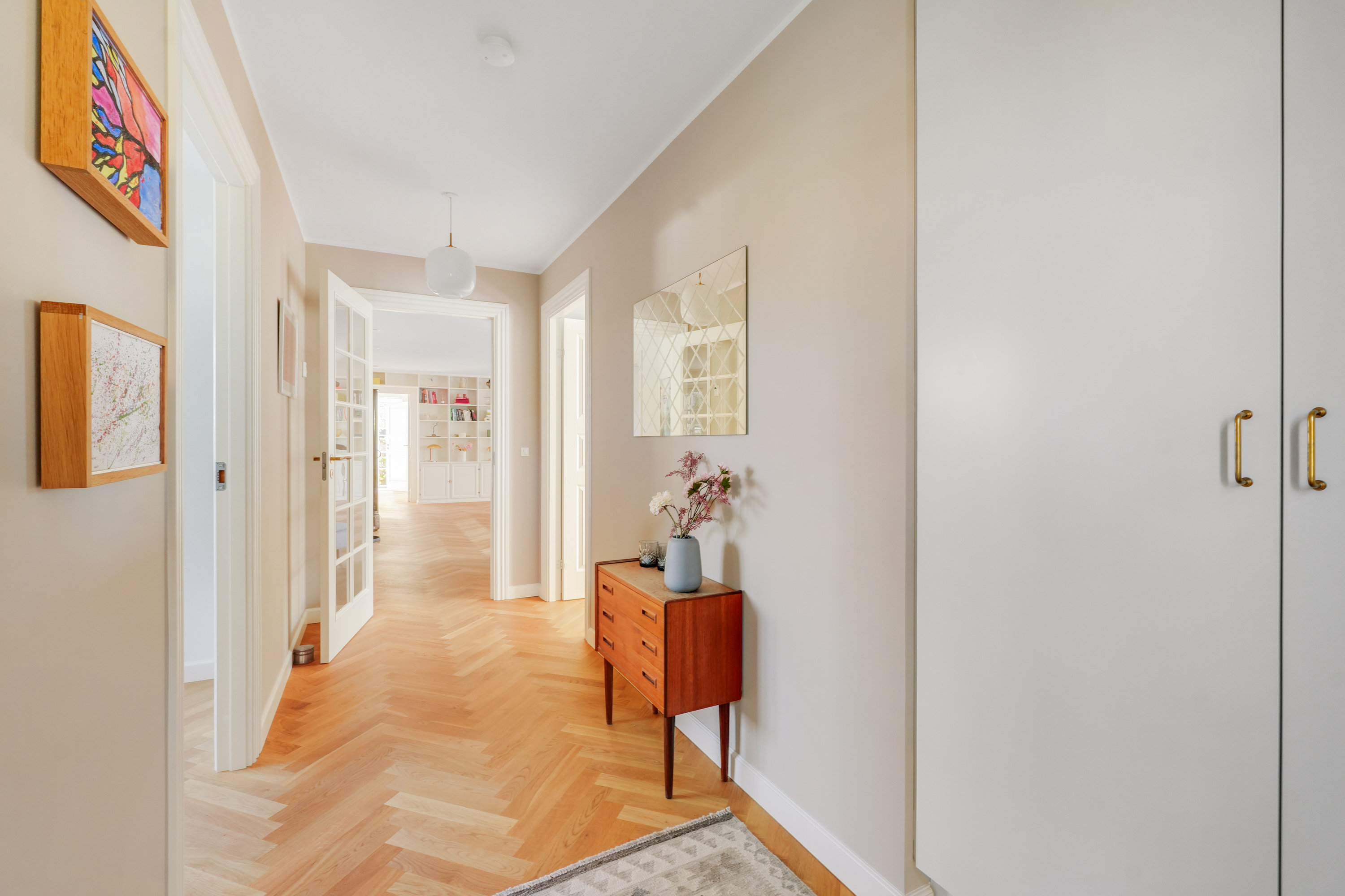 Fremhævet andet billede i fuldskærmstilstand. Billede af Odinsvej 8, 3460 Birkerød