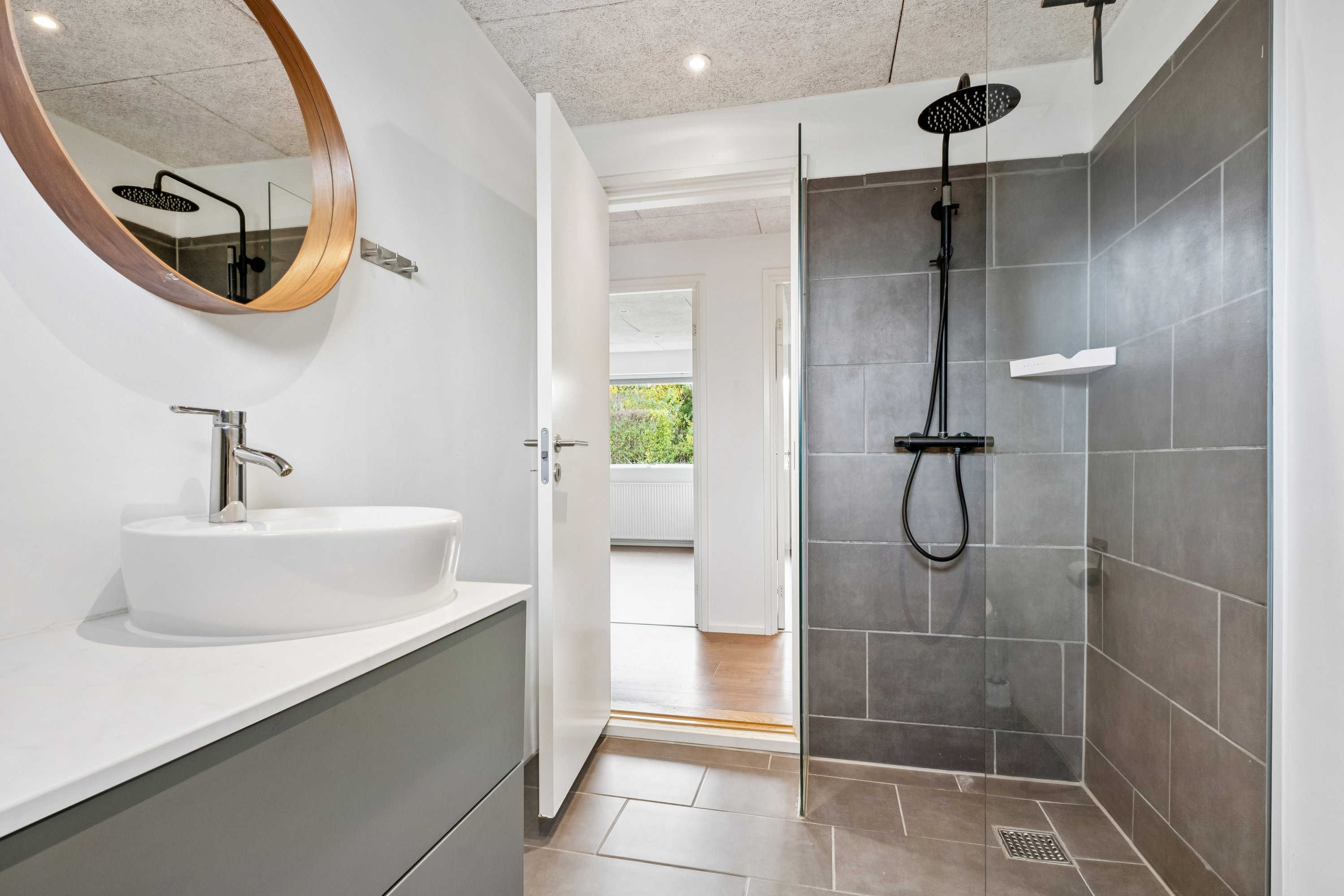 Fremhævet badeværelse billede i fuldskærmstilstand. Billede af Rødkløvervej 19, 8700 Horsens