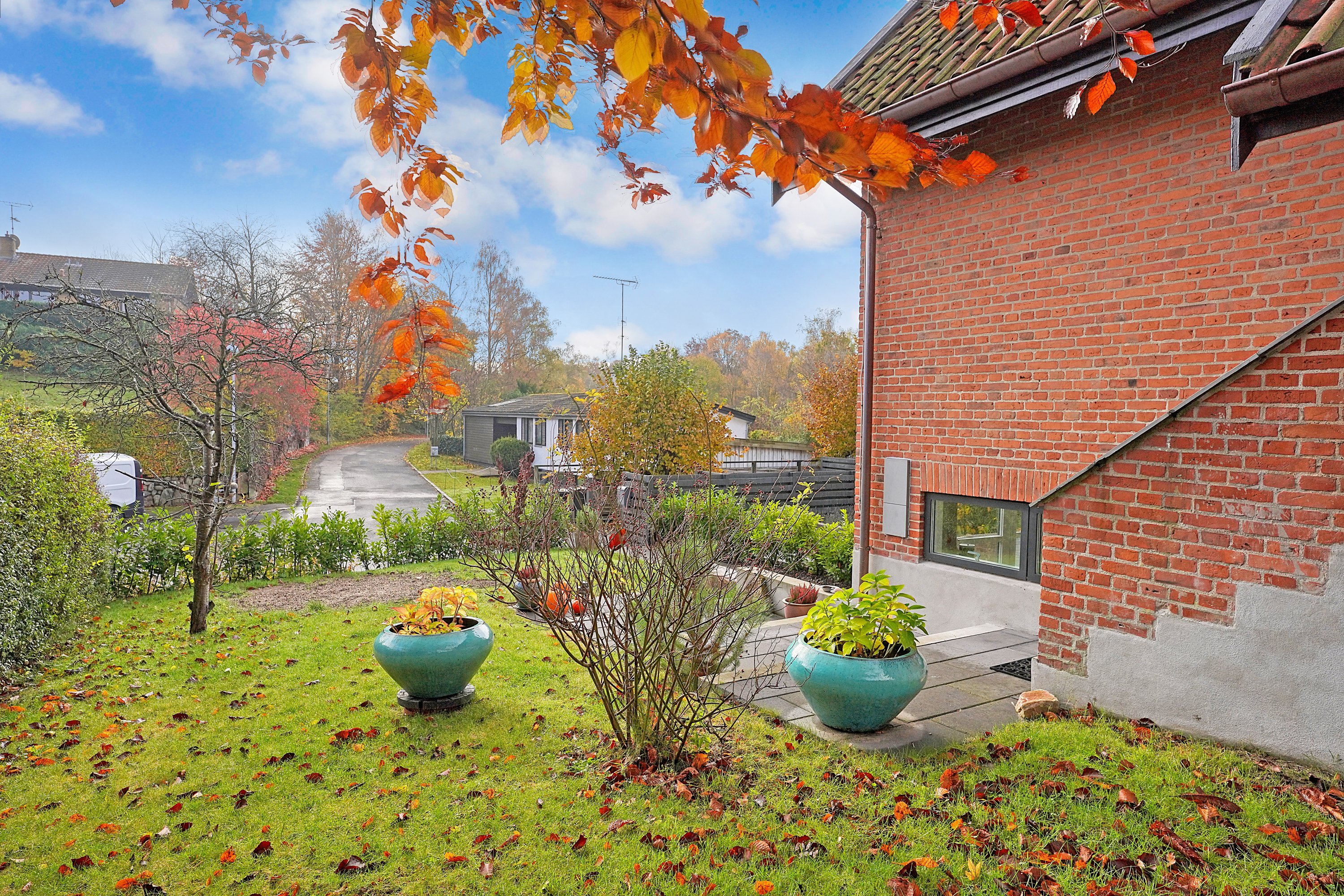 Fremhævet have billede i fuldskærmstilstand. Billede af Holmegårdsvang 10, 3400 Hillerød