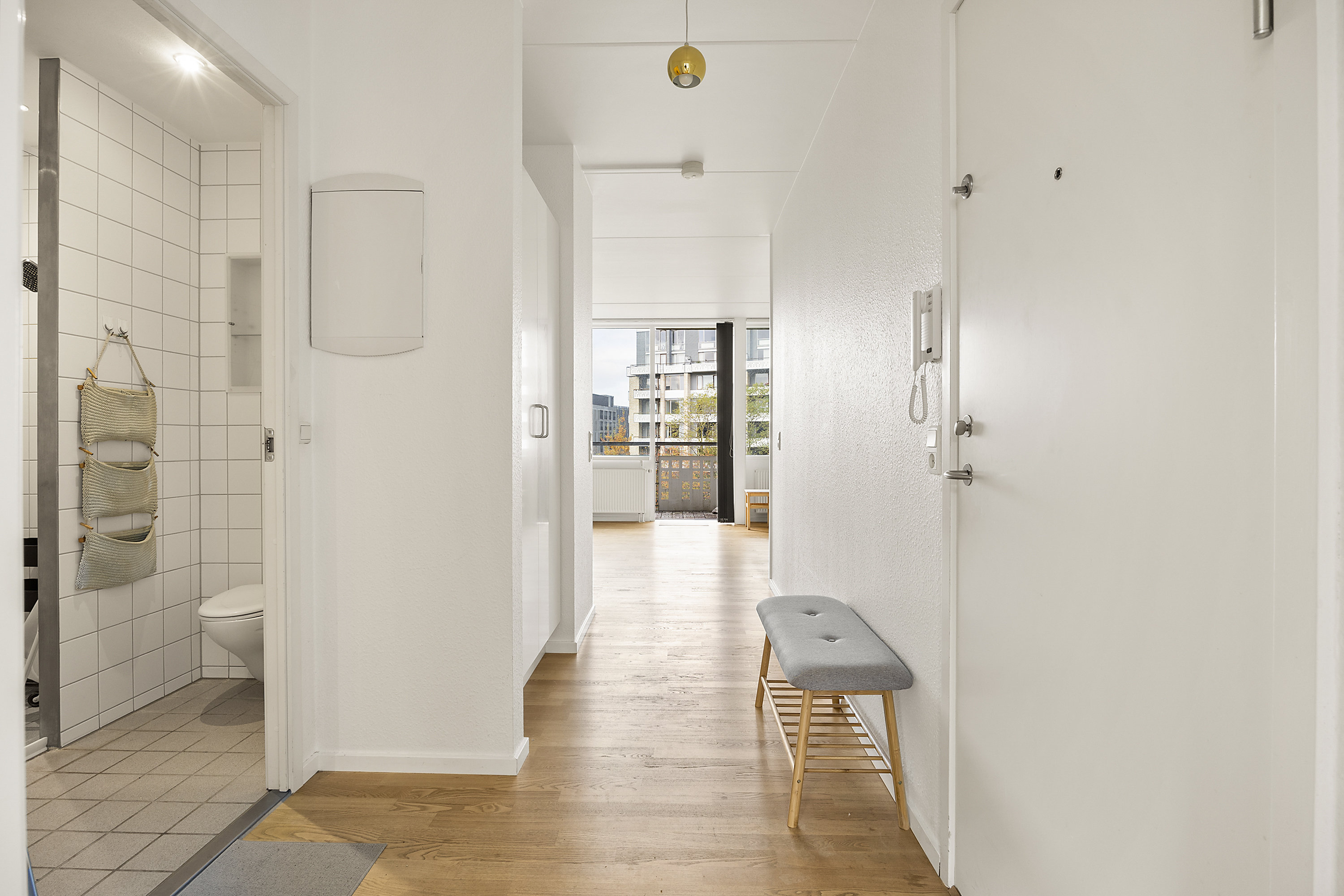 Fremhævet entré billede i fuldskærmstilstand. Billede af Teglholmsgade 8A, 2. th., 2450 København SV